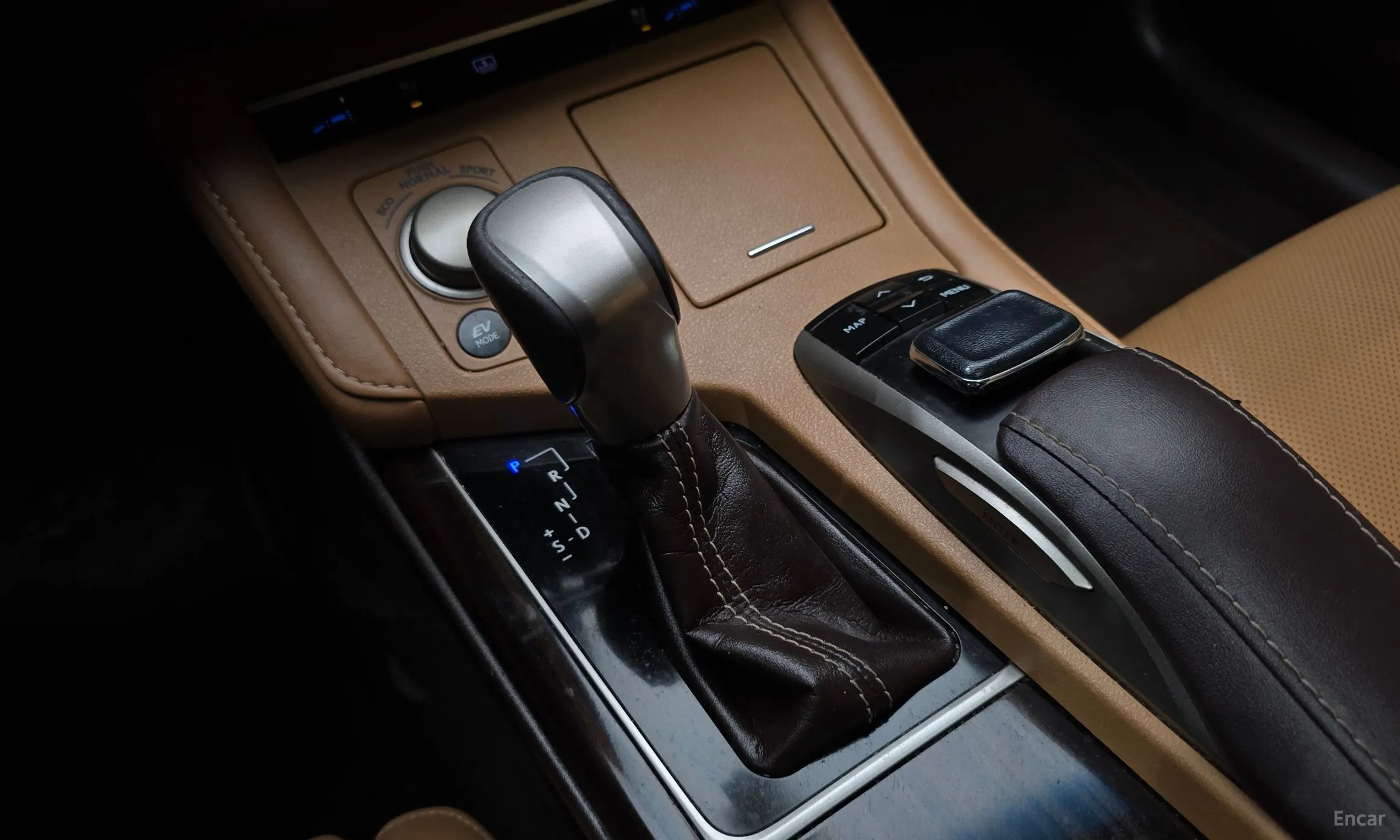 Lexus New ES300h превью 9