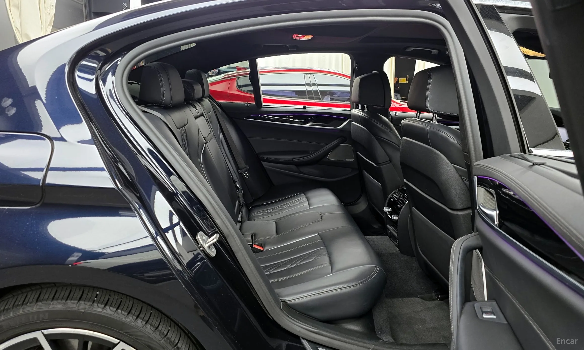 BMW 5 Series (G30) превью 11