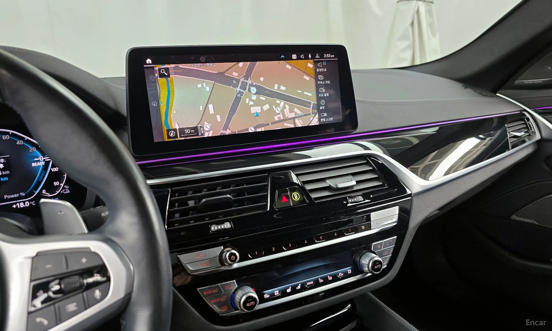 BMW 5 Series (G30) превью 14