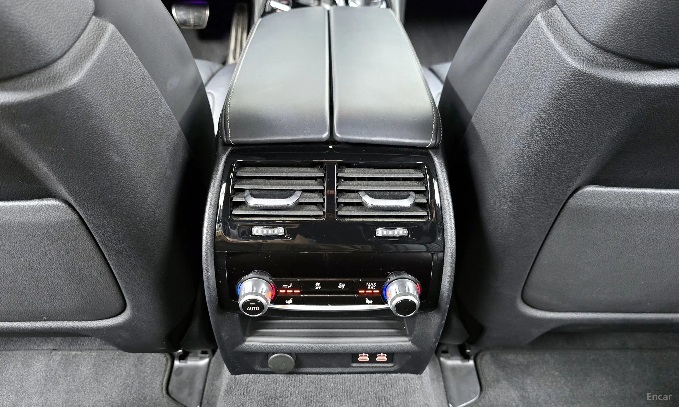 BMW 5 Series (G30) превью 19