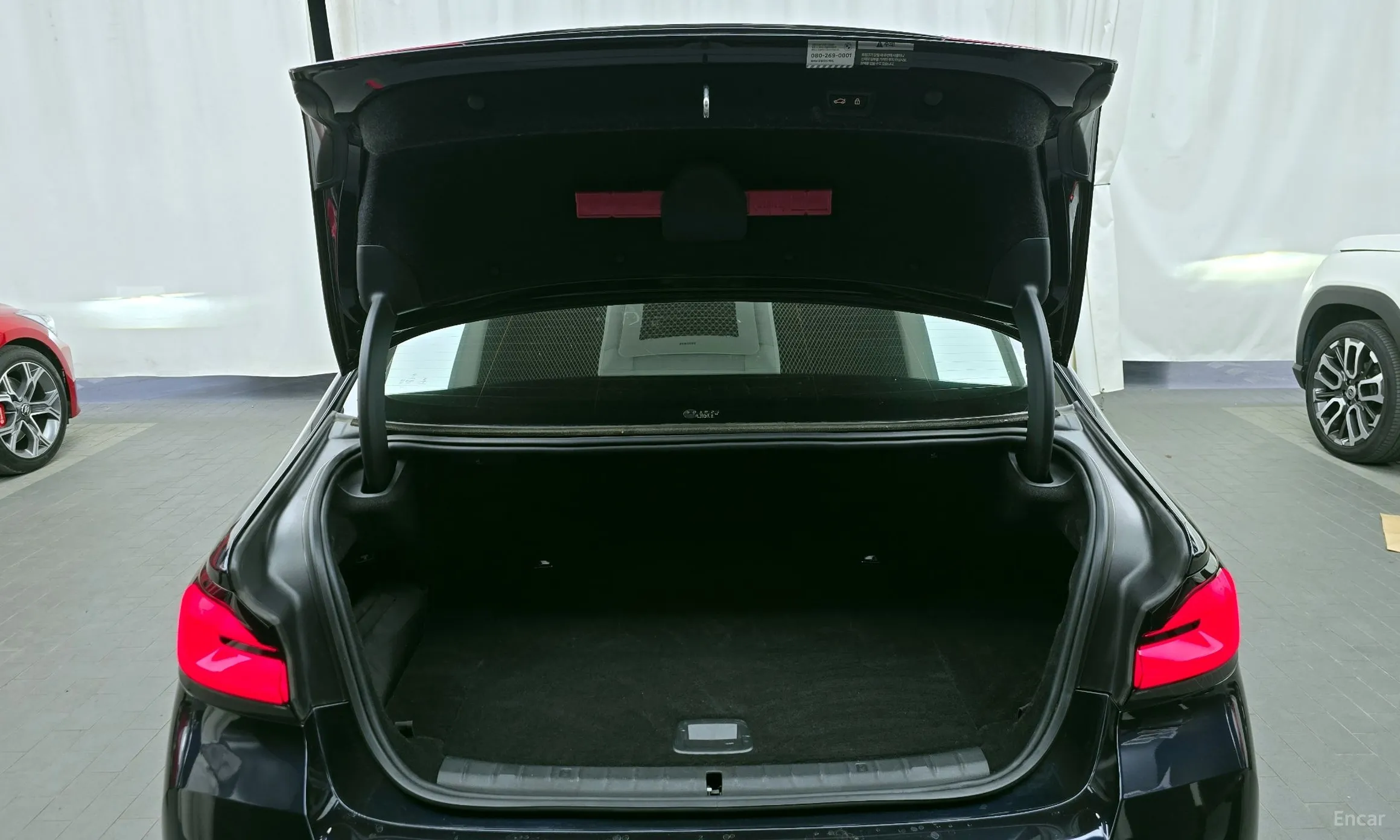 BMW 5 Series (G30) превью 20