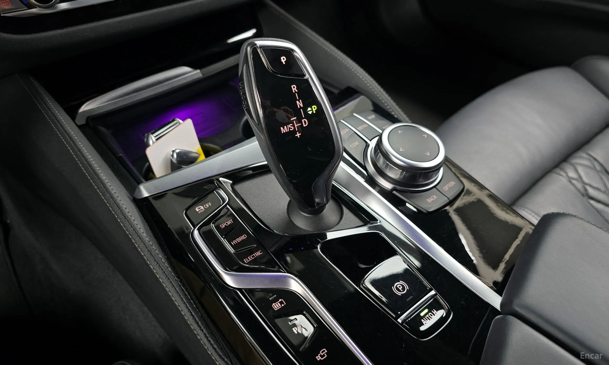 BMW 5 Series (G30) превью 9