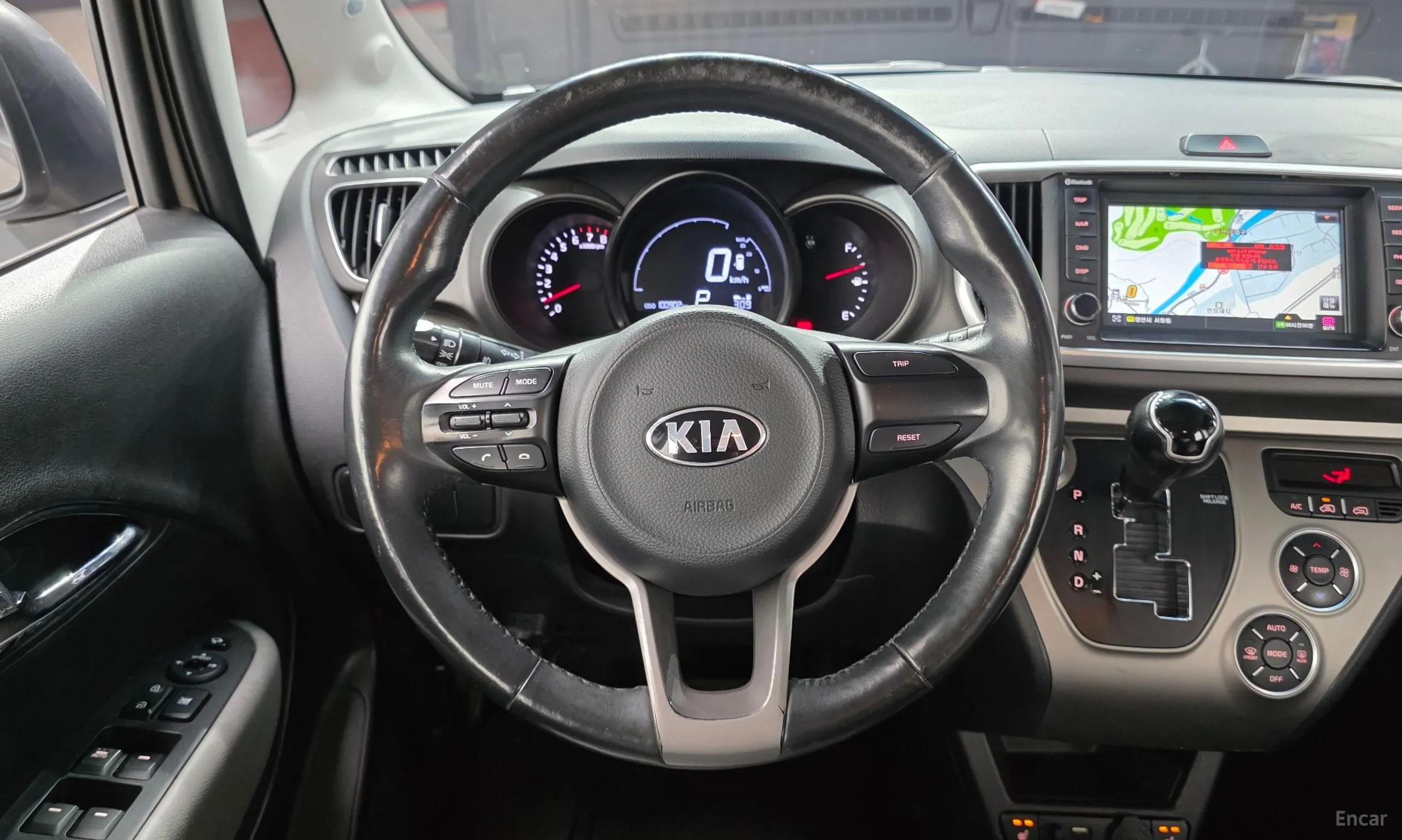 Kia Ray превью 13