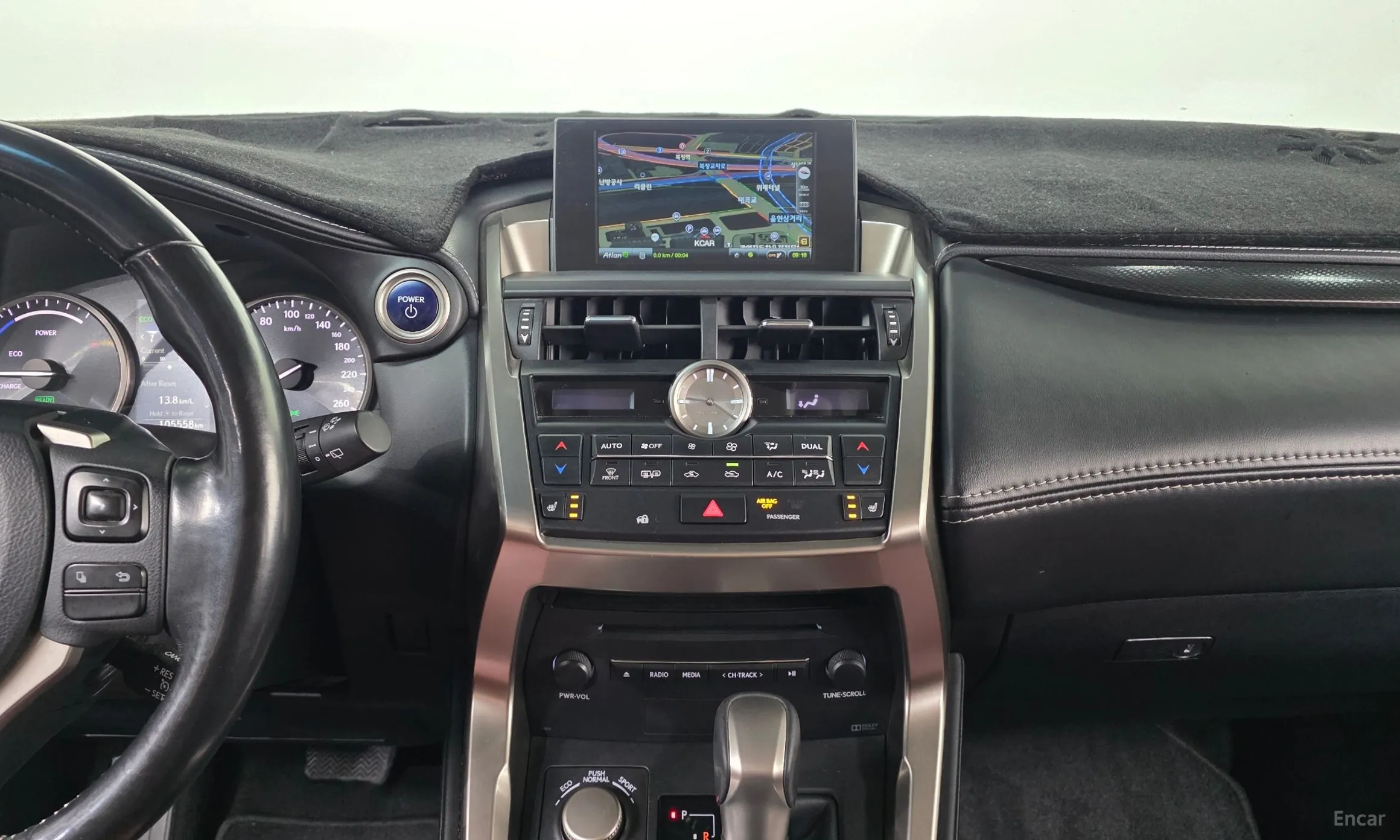 Lexus NX300h превью 14