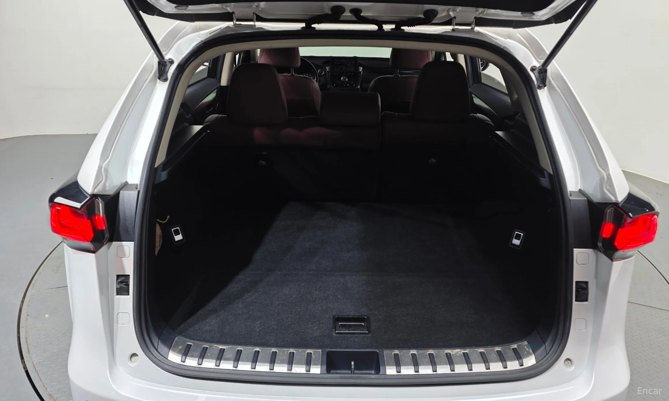 Lexus NX300h превью 20