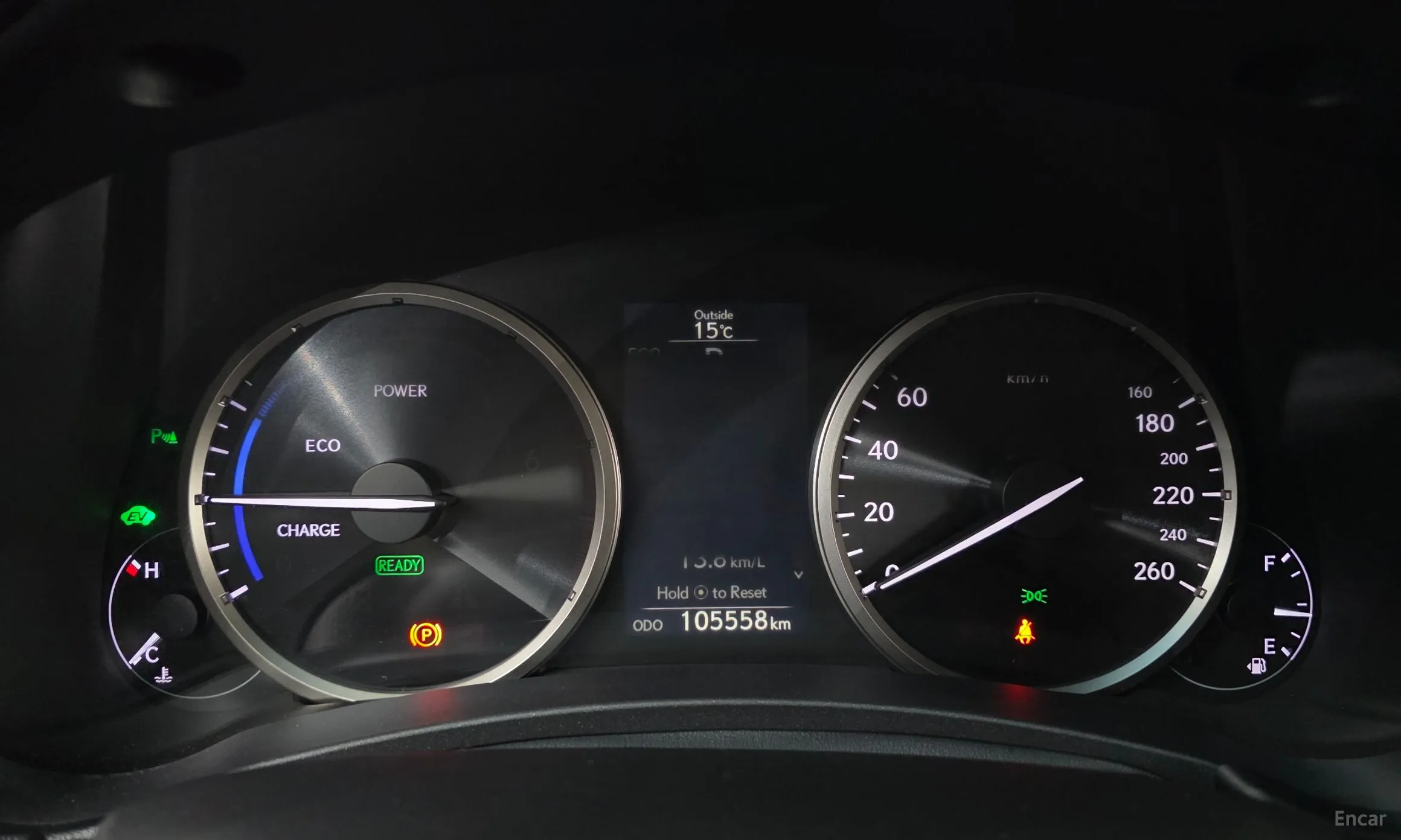 Lexus NX300h превью 8