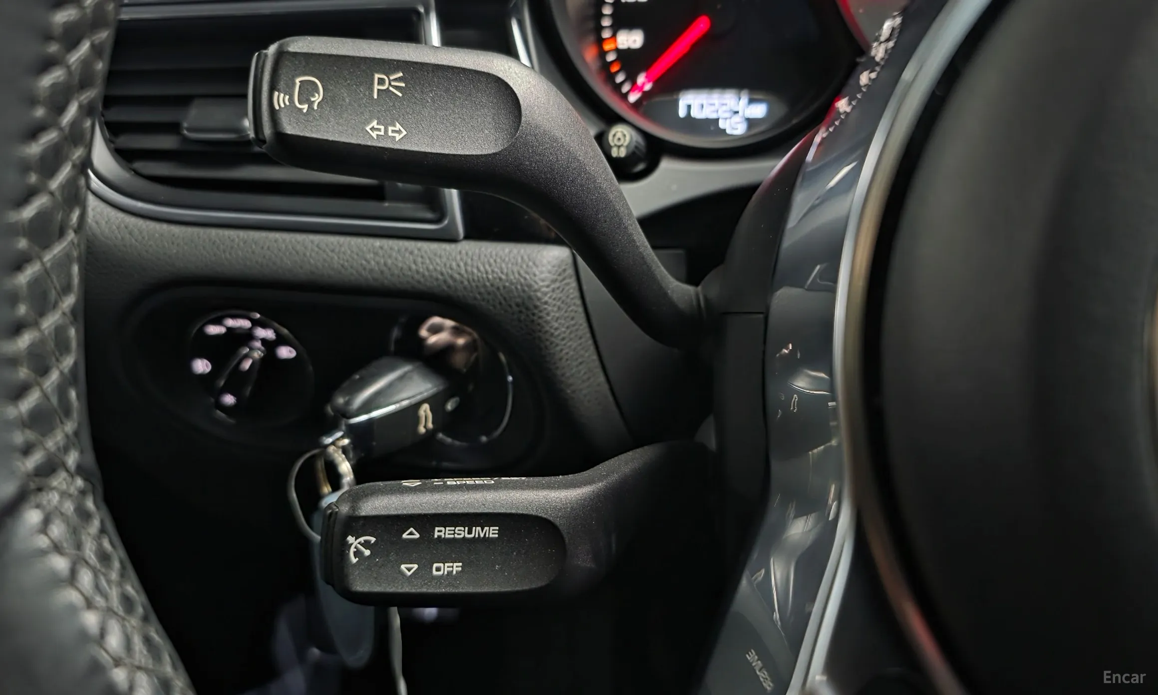 Porsche Macan превью 17