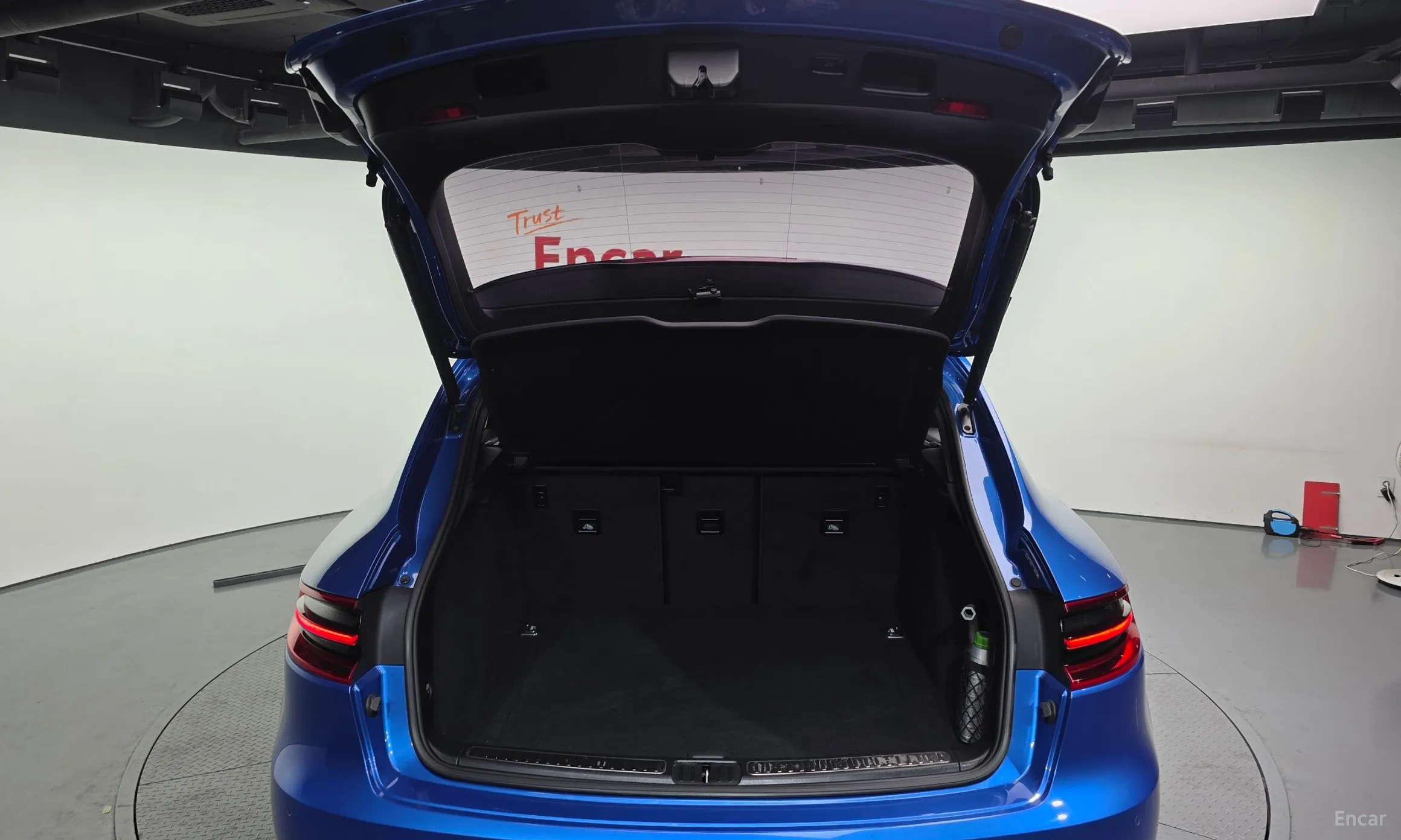 Porsche Macan превью 20