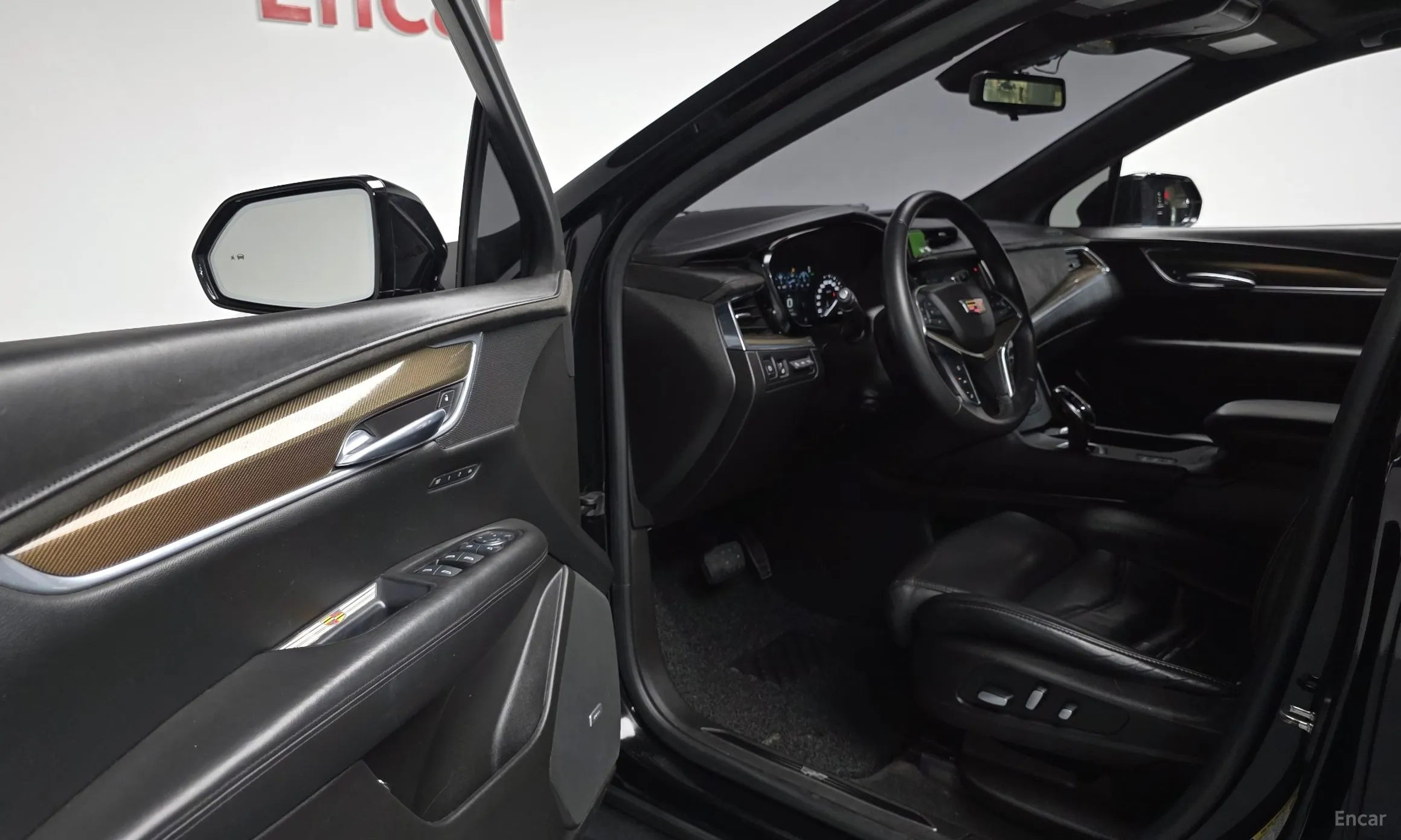 Cadillac XT5 превью 10
