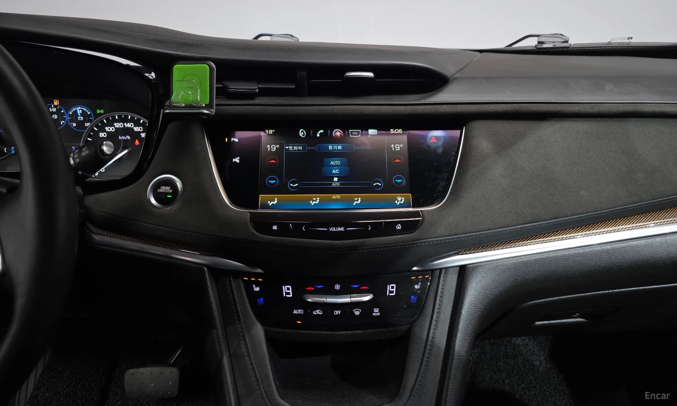 Cadillac XT5 превью 13