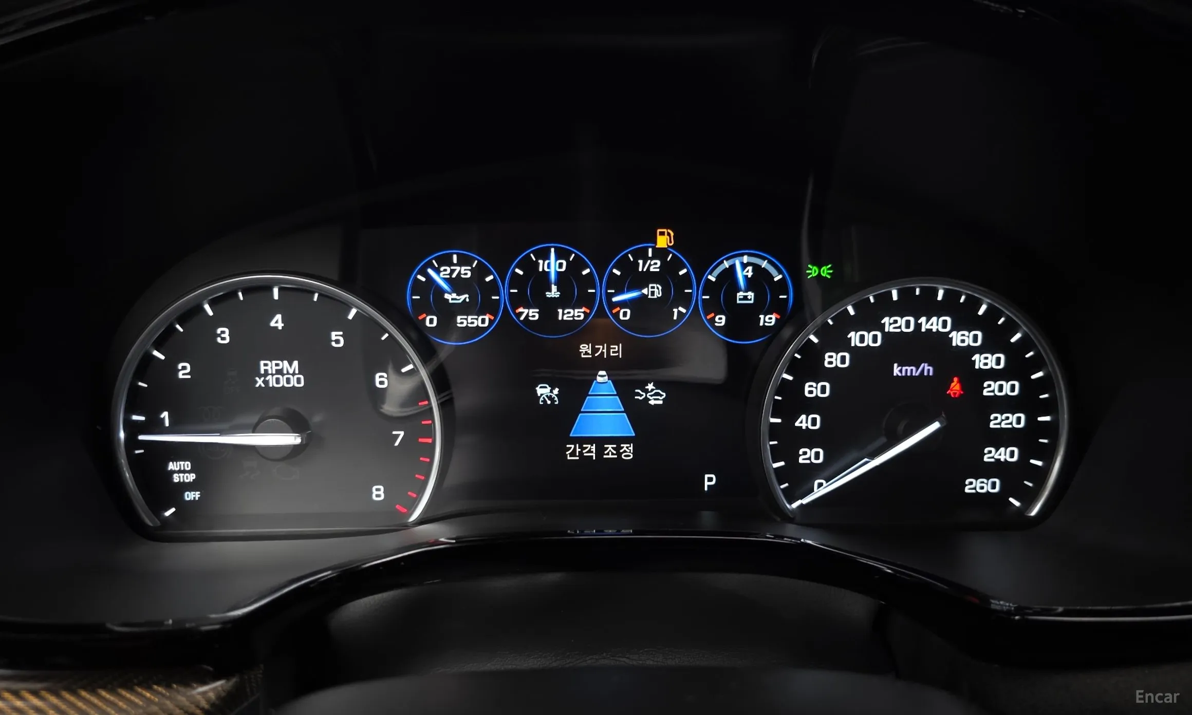 Cadillac XT5 превью 8