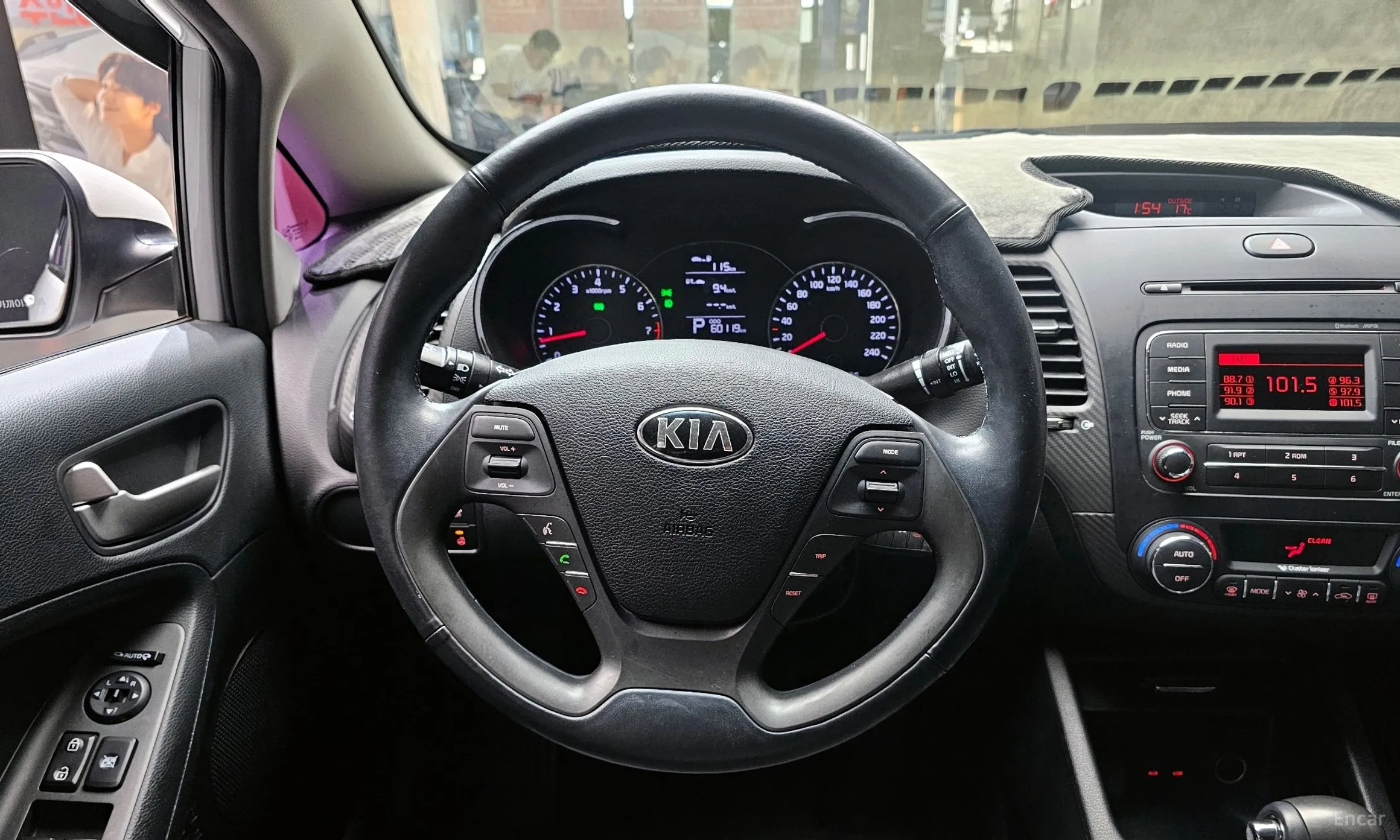 Kia K3 превью 13