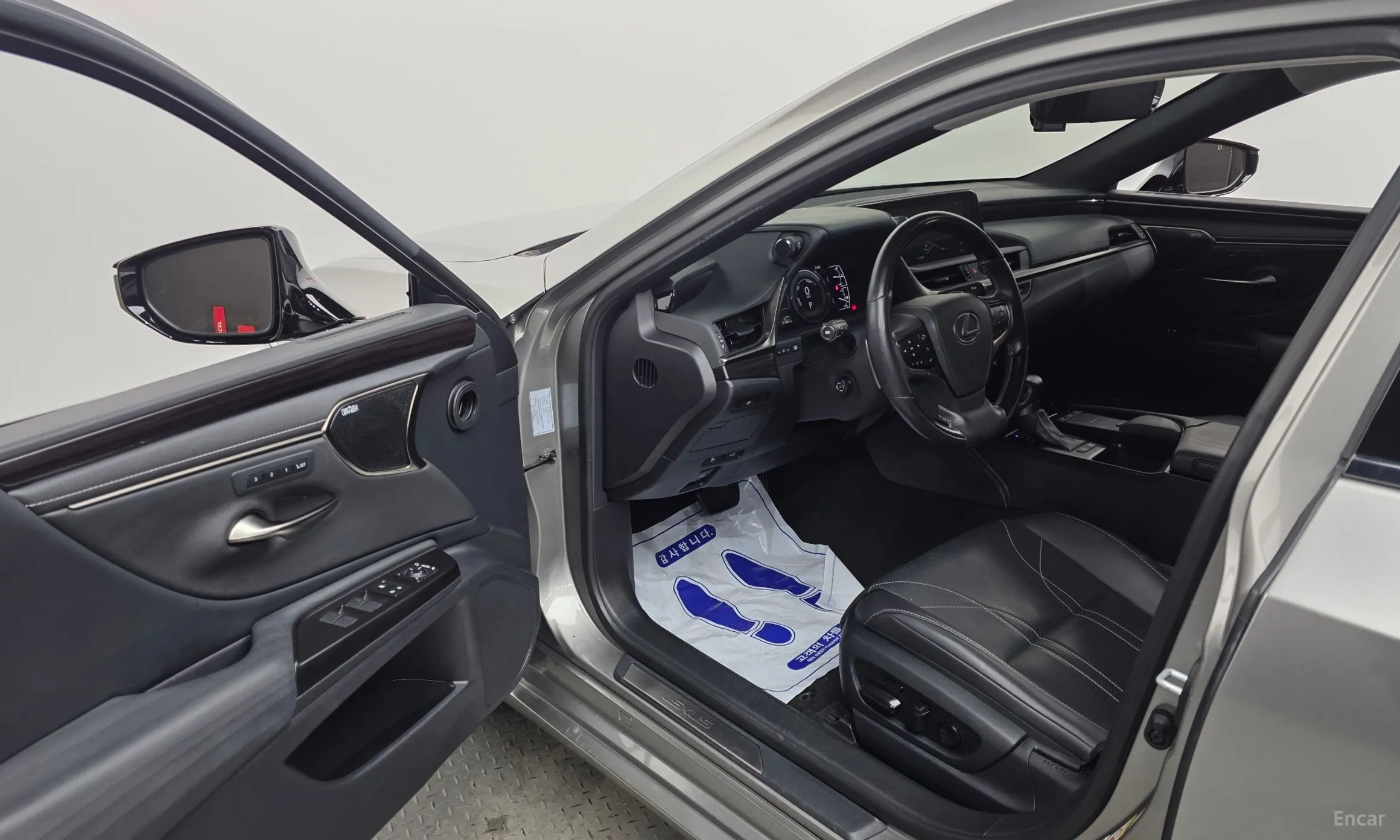 Lexus ES300h 7th Generation превью 10