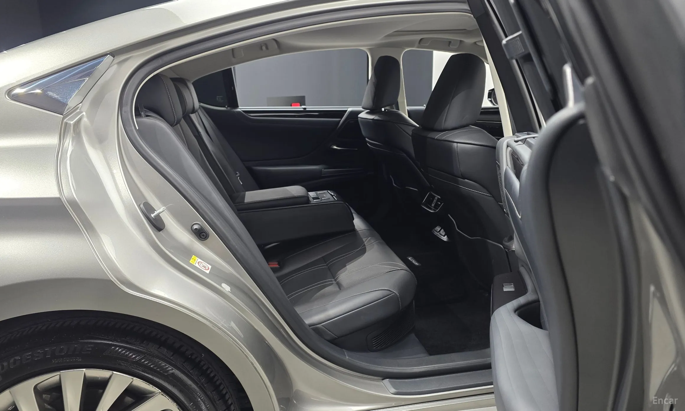 Lexus ES300h 7th Generation превью 11