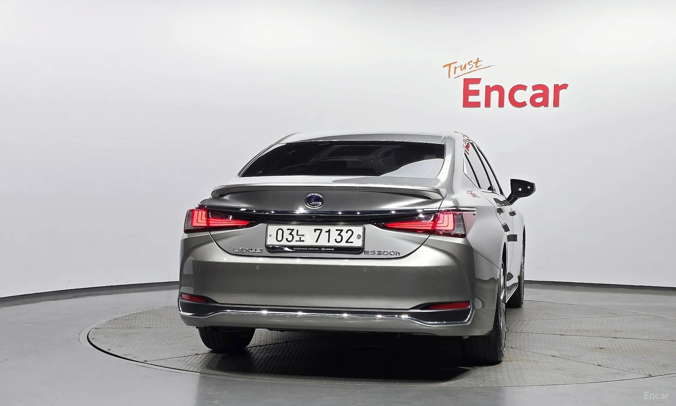 Lexus ES300h 7th Generation превью 4