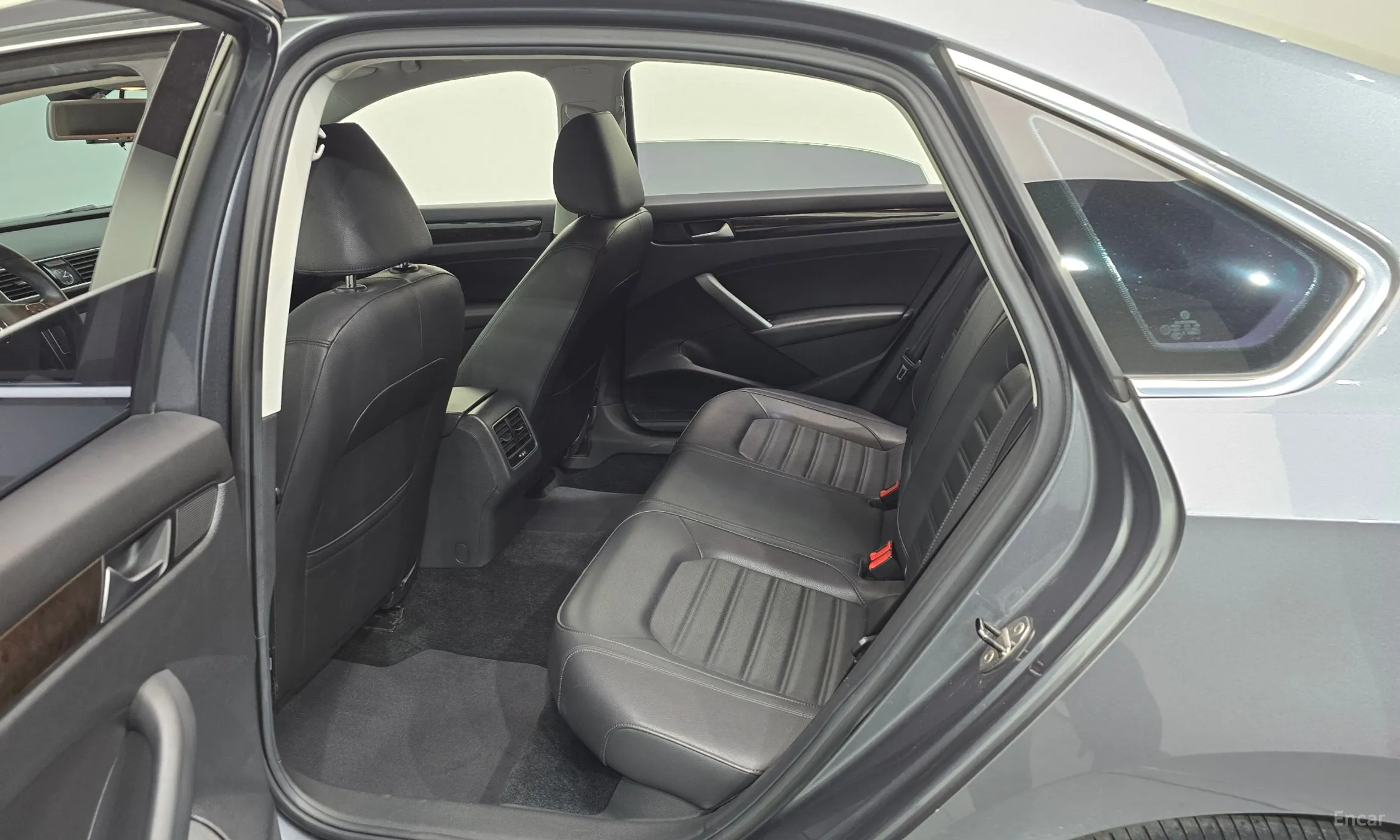 Volkswagen The New Passat превью 11