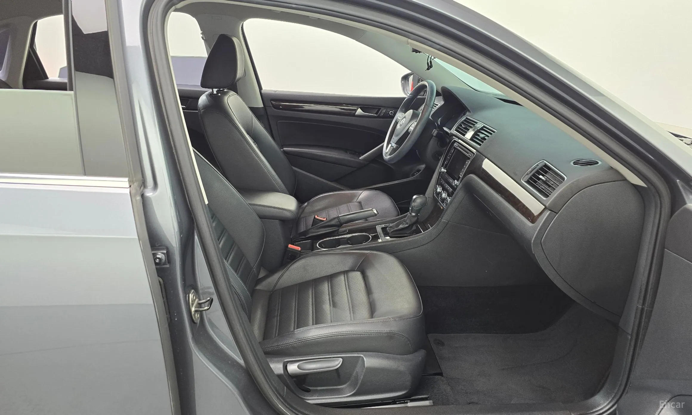 Volkswagen The New Passat превью 12