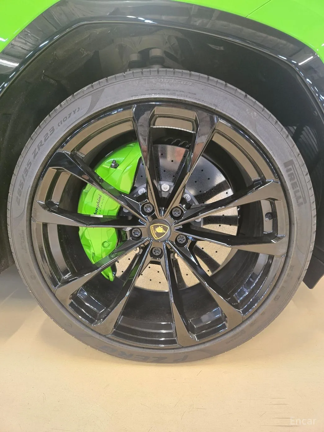 Lamborghini Urus превью 14