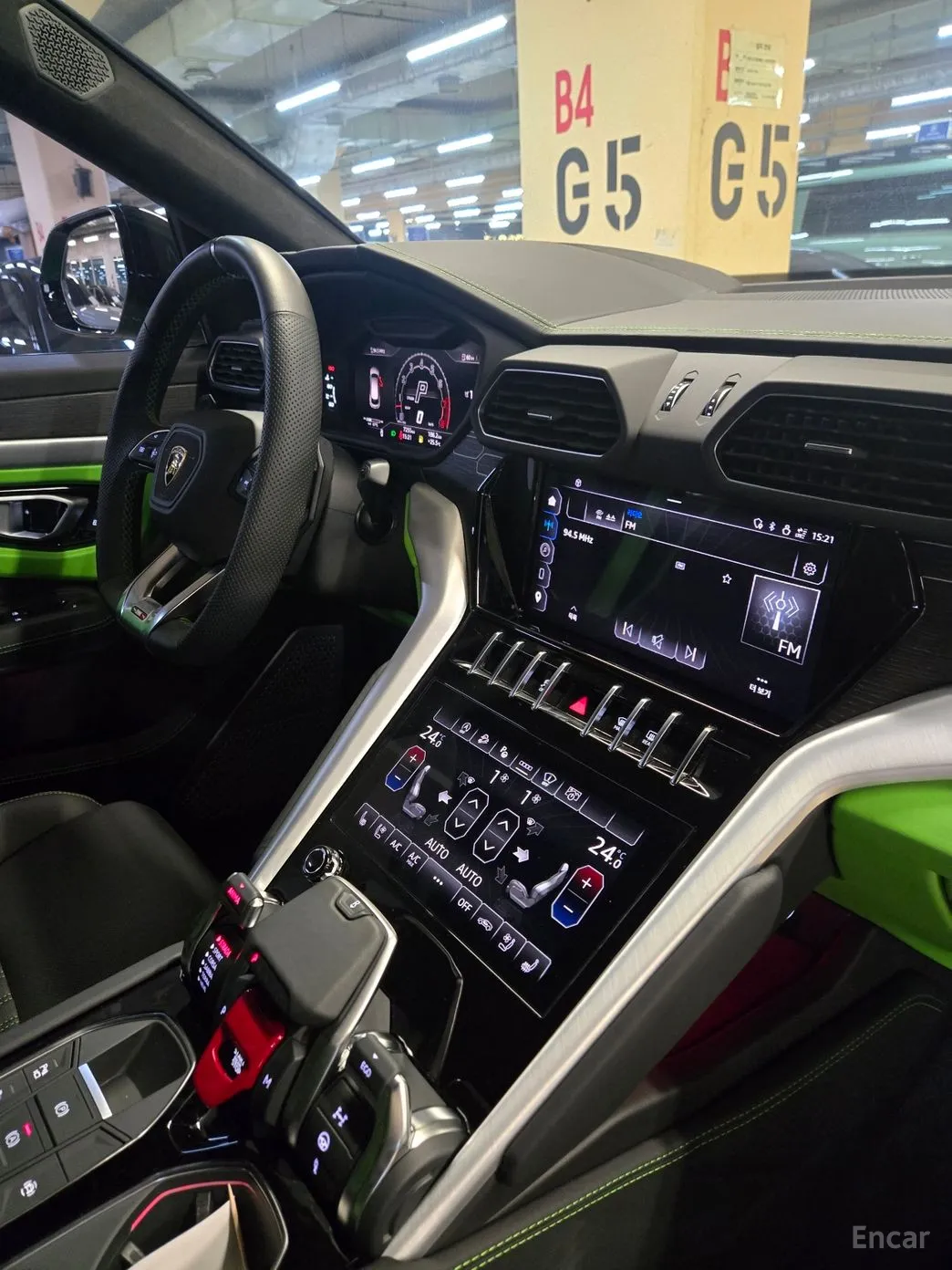 Lamborghini Urus превью 15