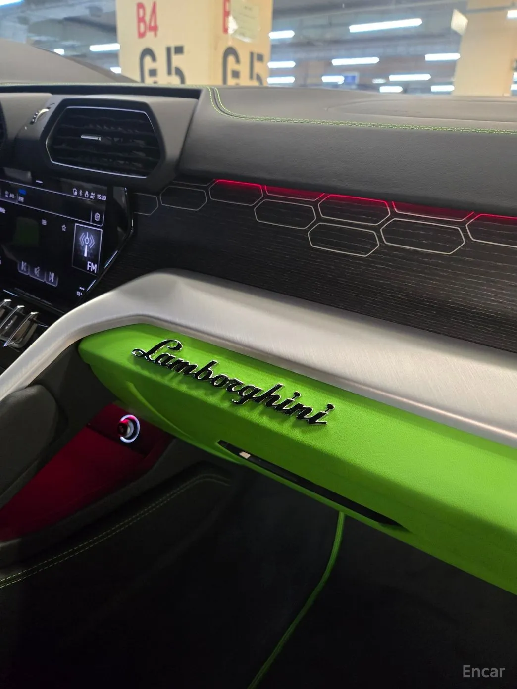 Lamborghini Urus превью 17