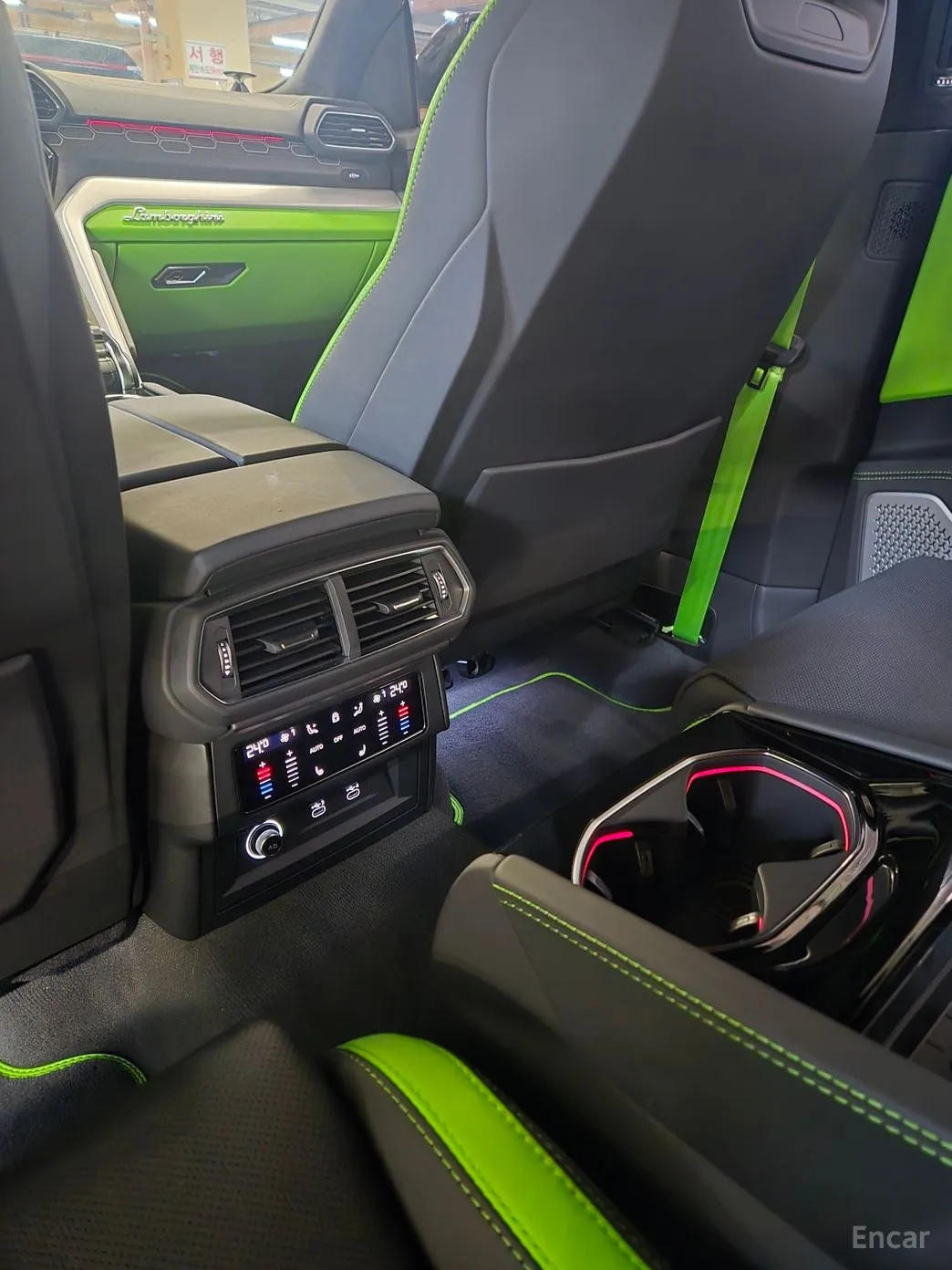 Lamborghini Urus превью 19