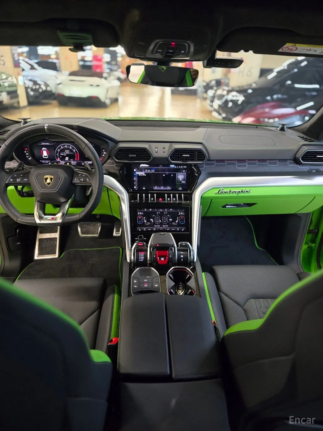 Lamborghini Urus превью 7