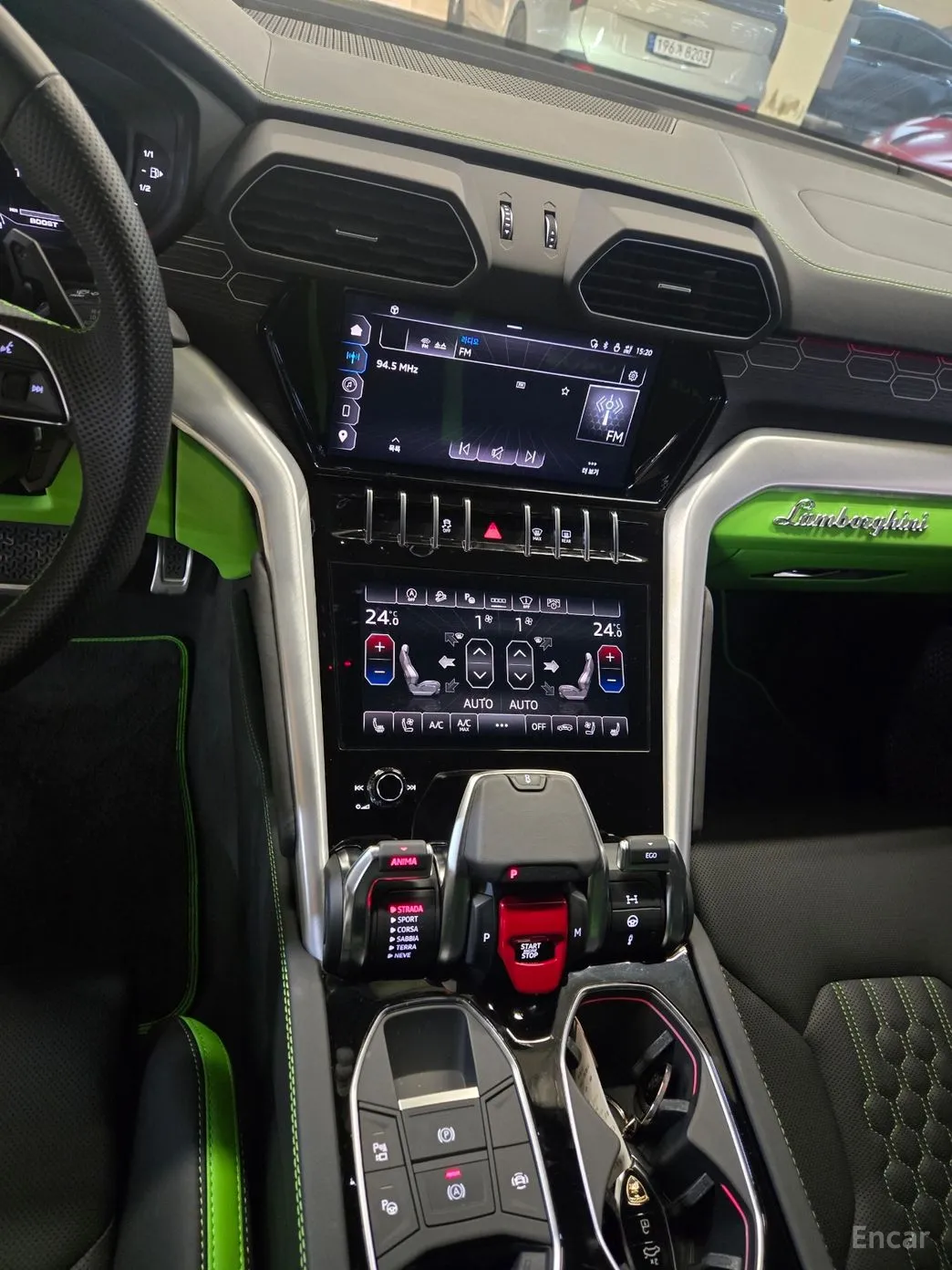 Lamborghini Urus превью 9