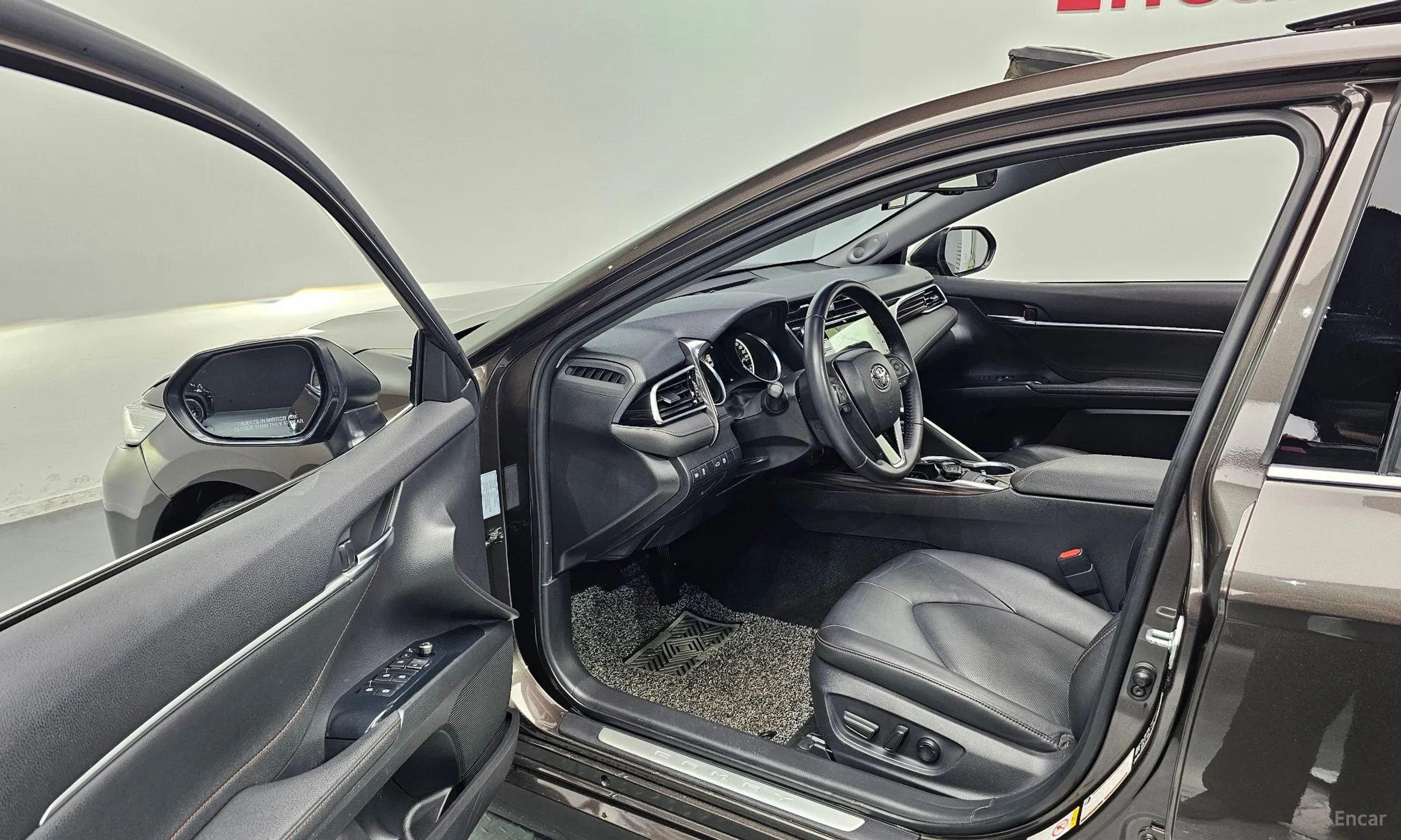 Toyota Camry (XV70) превью 10