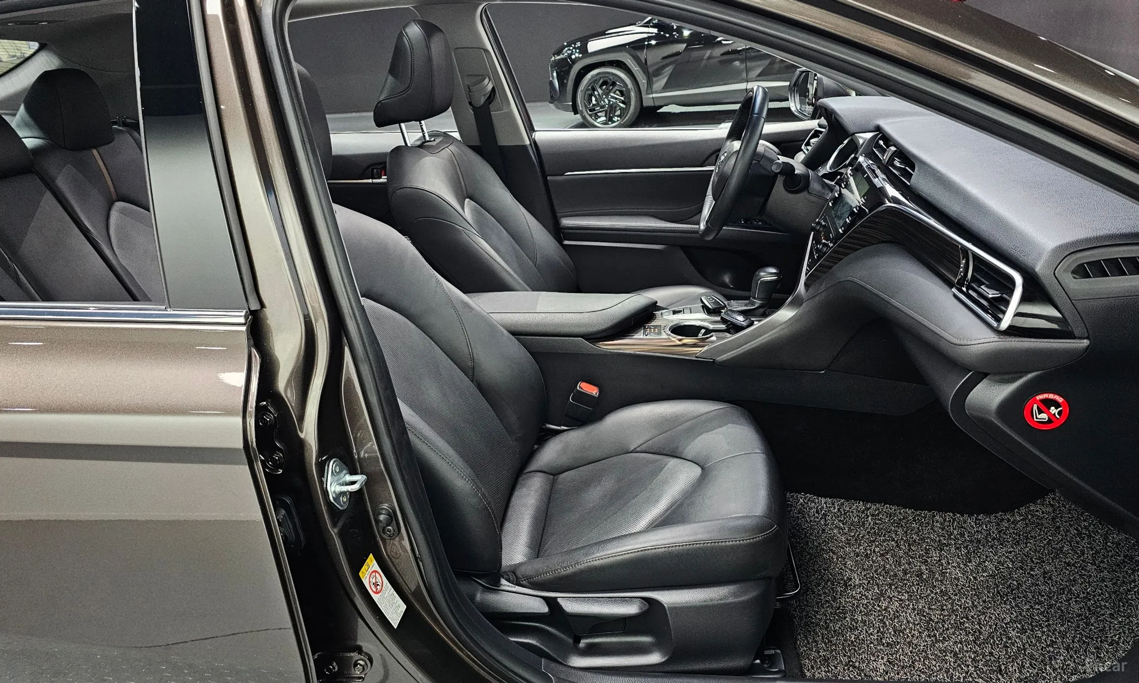 Toyota Camry (XV70) превью 18