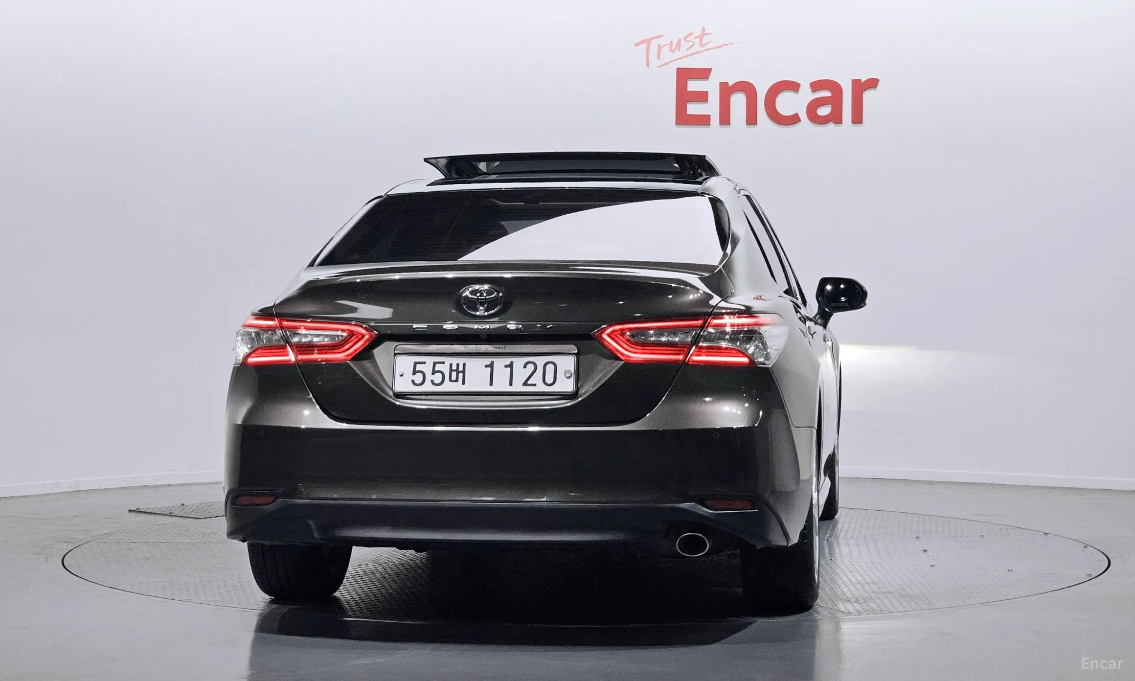 Toyota Camry (XV70) превью 4
