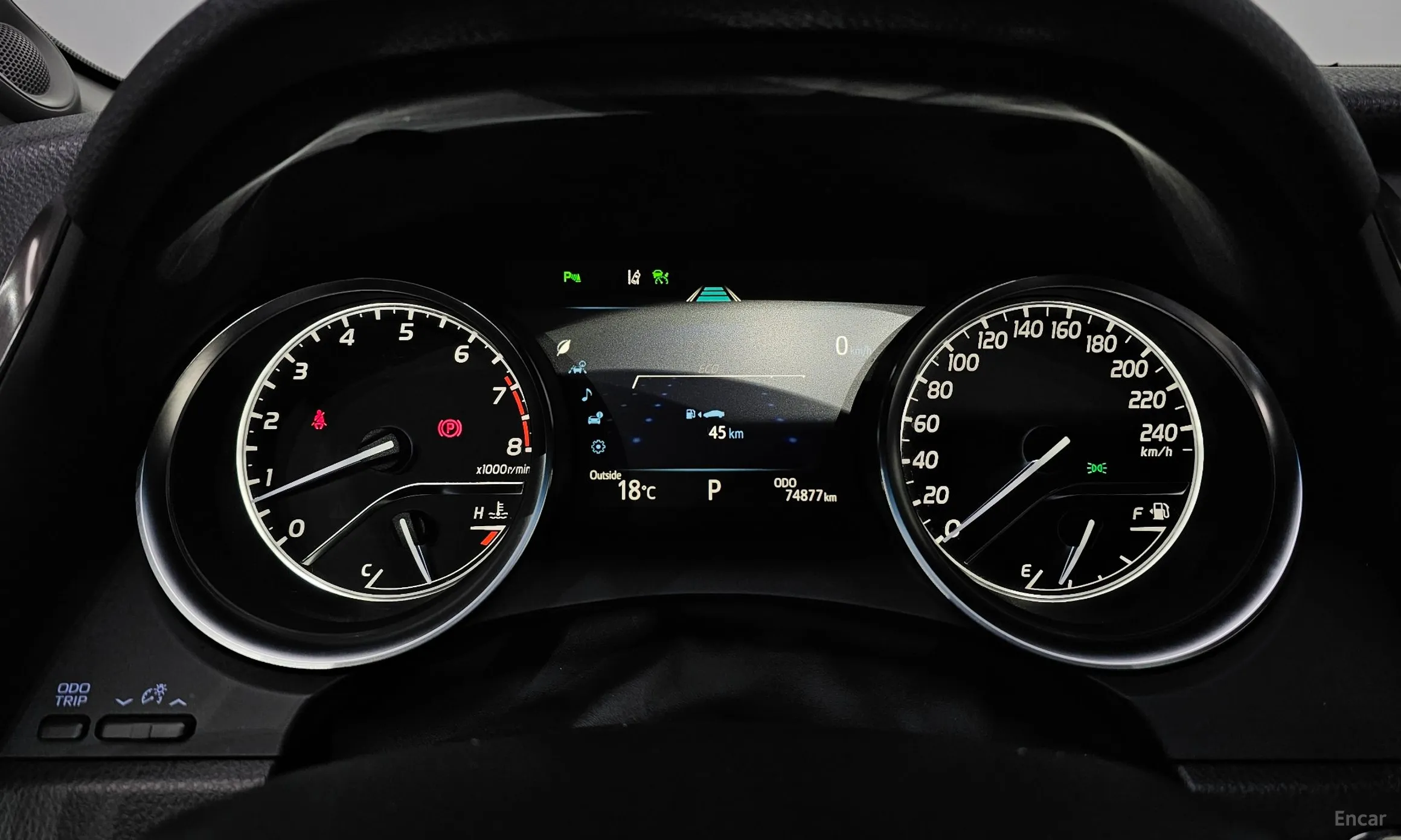 Toyota Camry (XV70) превью 8