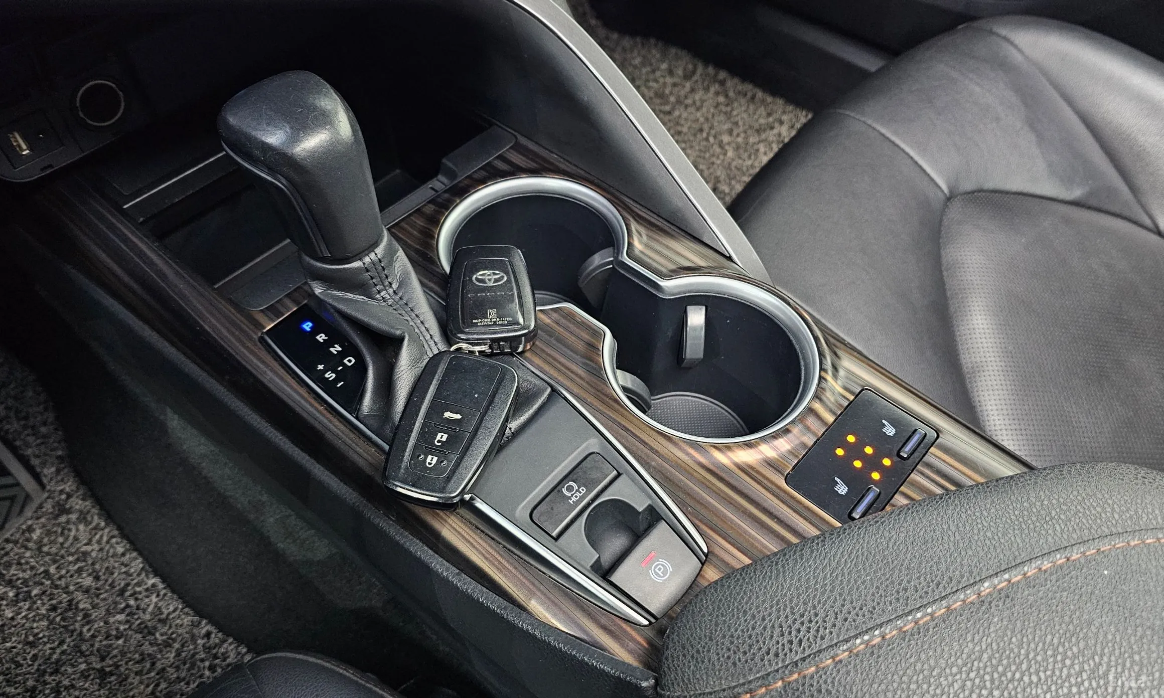 Toyota Camry (XV70) превью 9