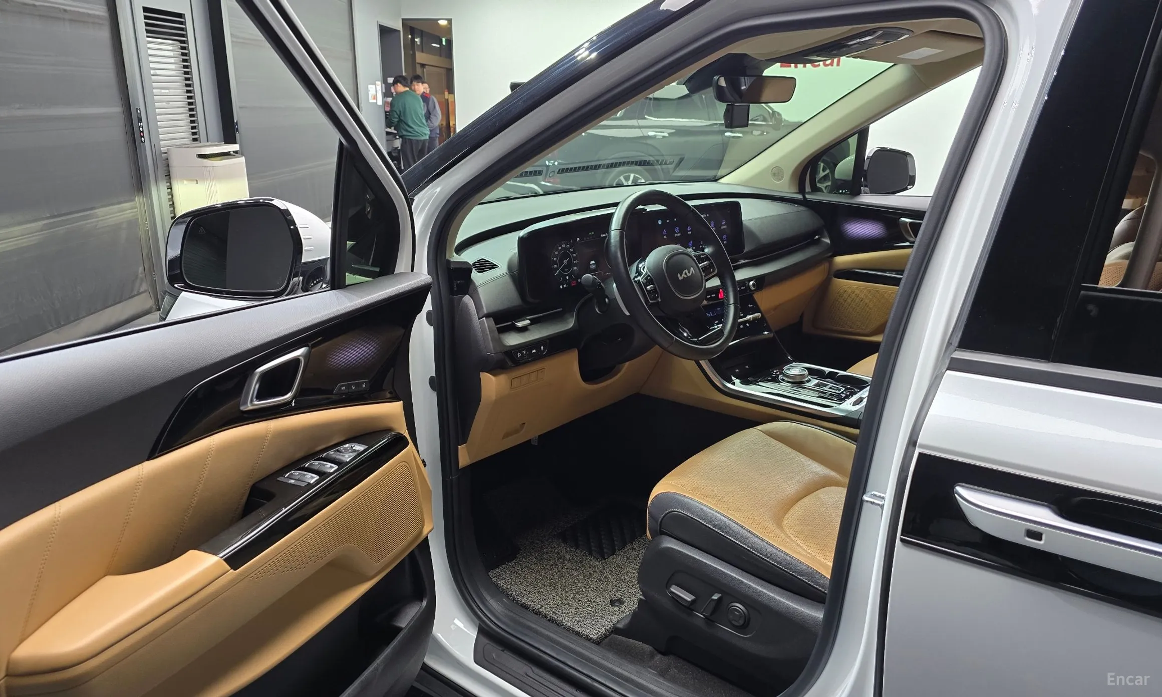 Kia Carnival Gen 4 превью 10
