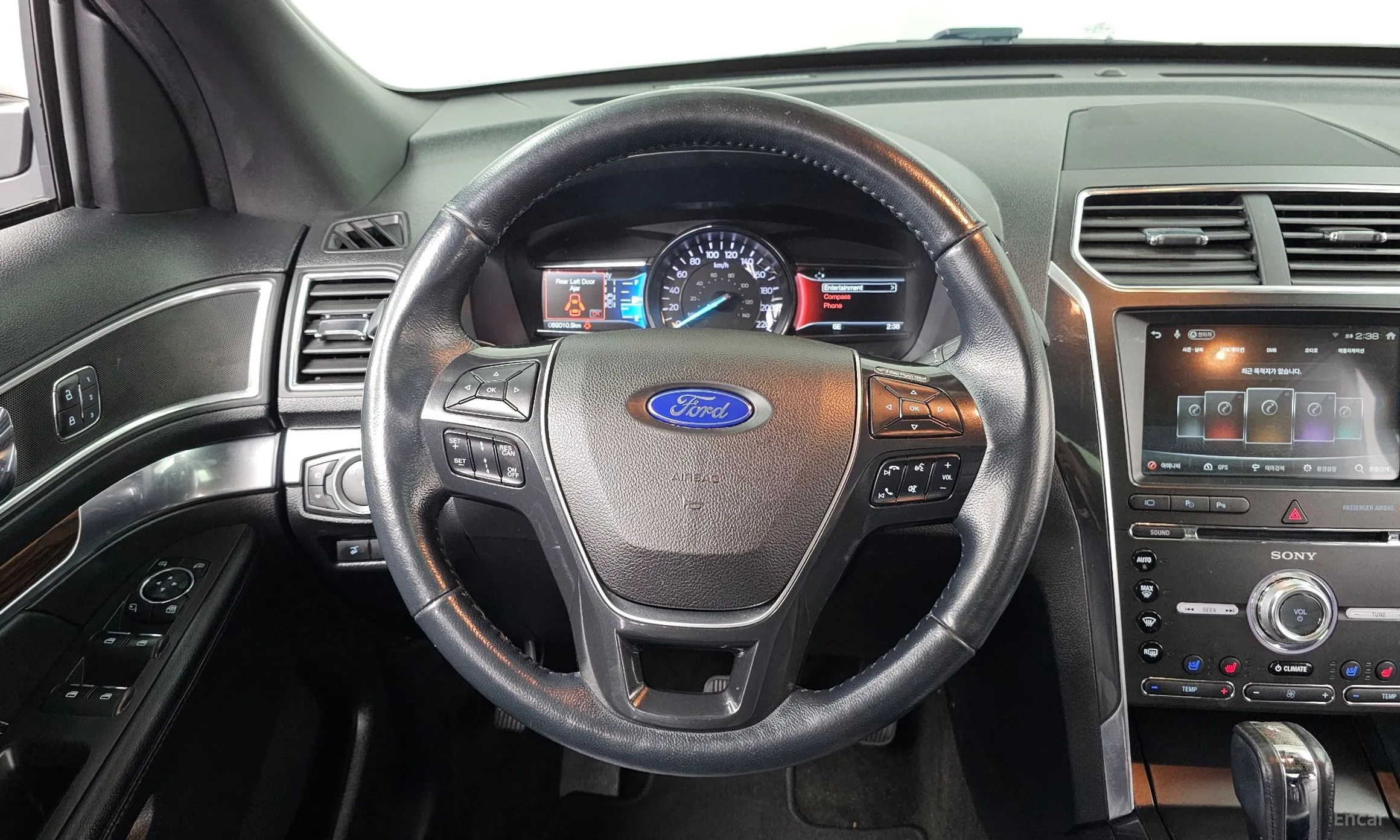 Ford Explorer превью 13