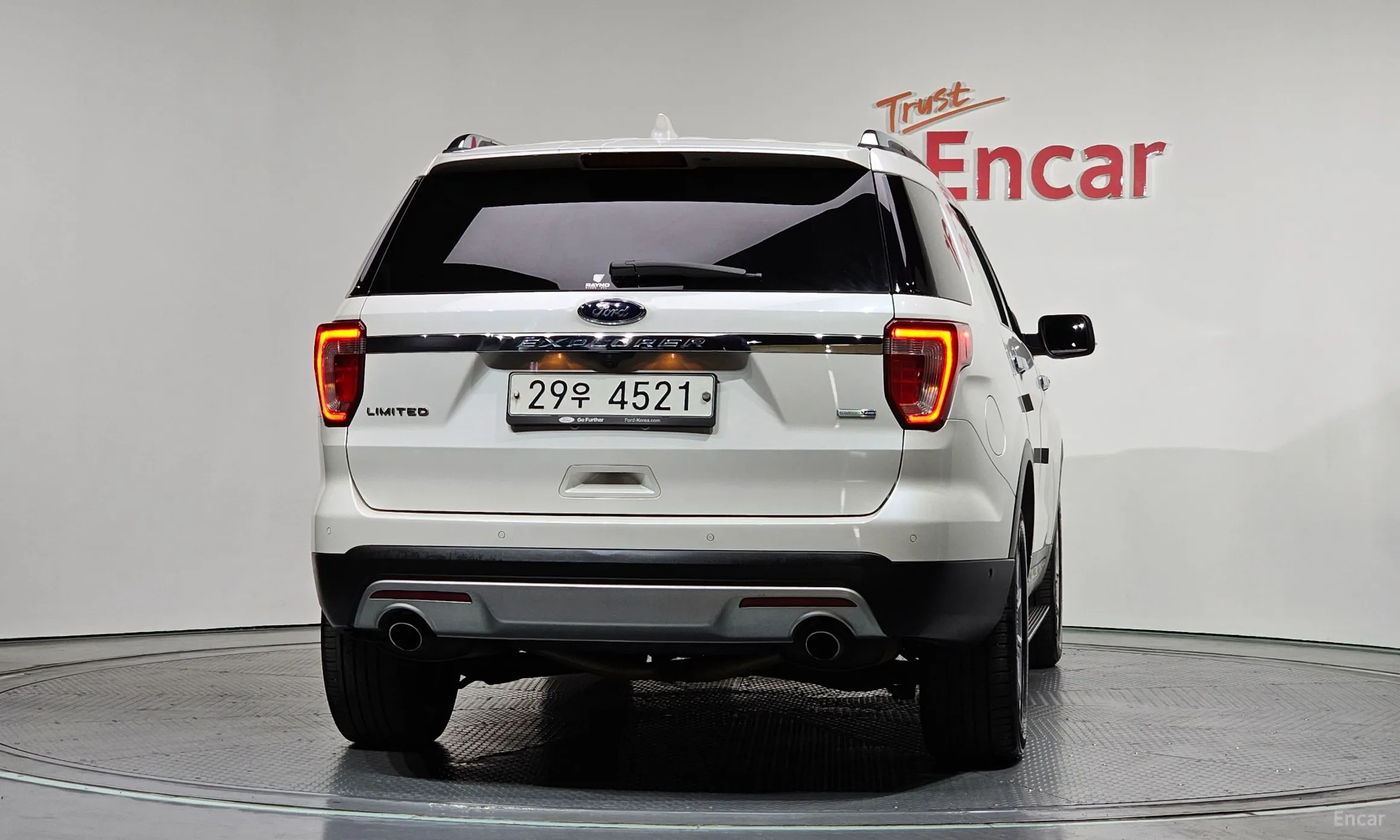 Ford Explorer превью 4