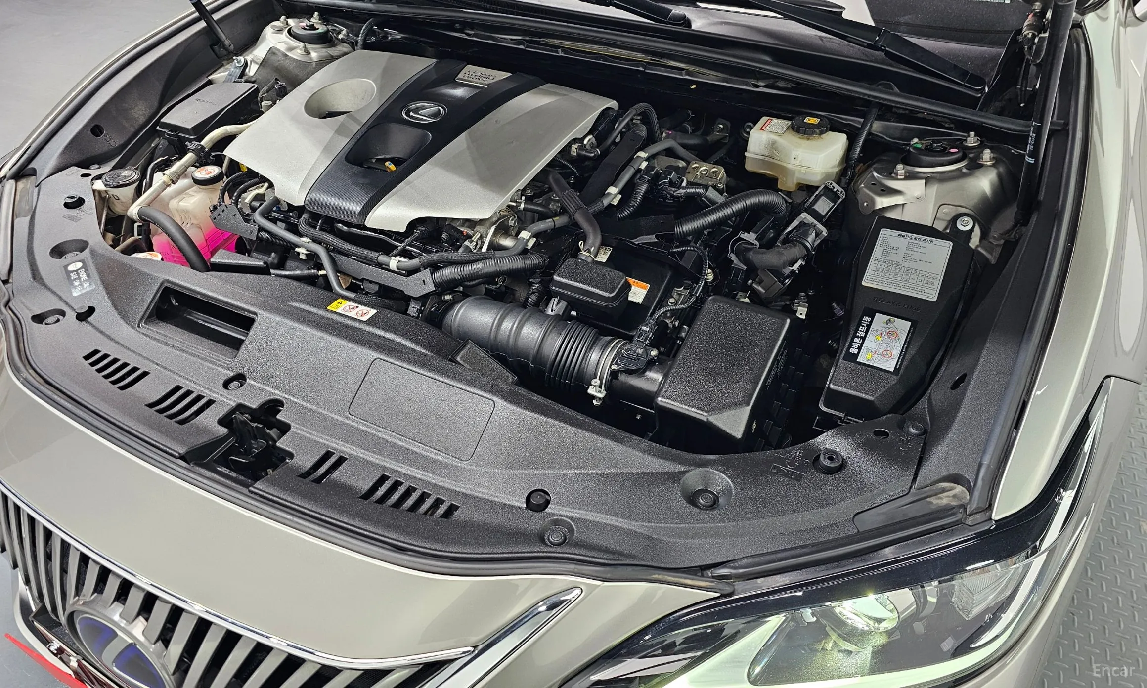 Lexus ES300h 7th Generation превью 6