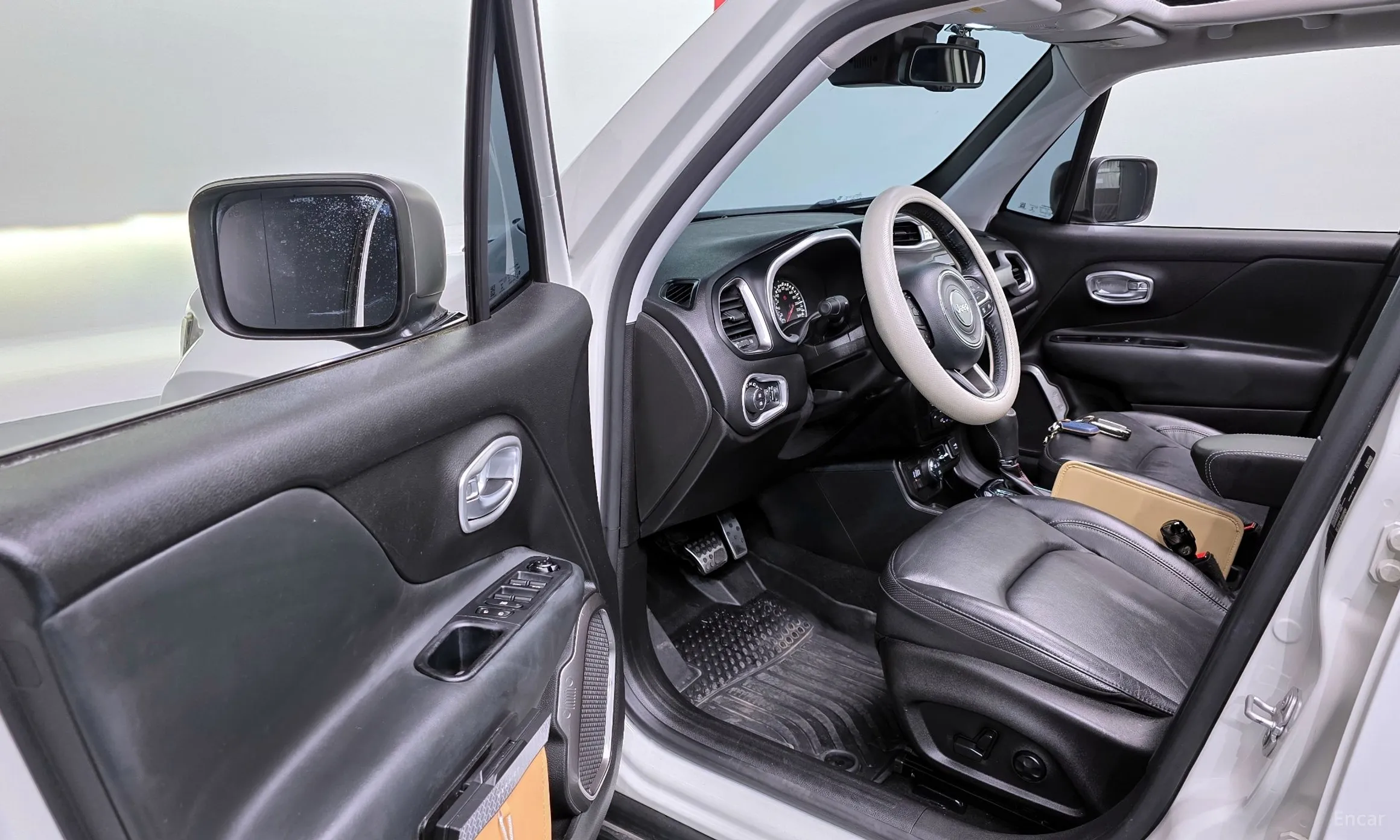 Jeep Renegade превью 10