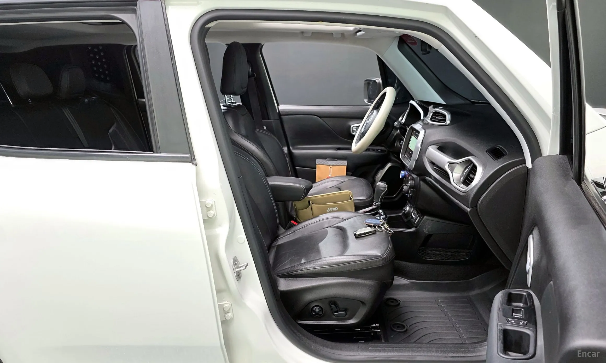 Jeep Renegade превью 11