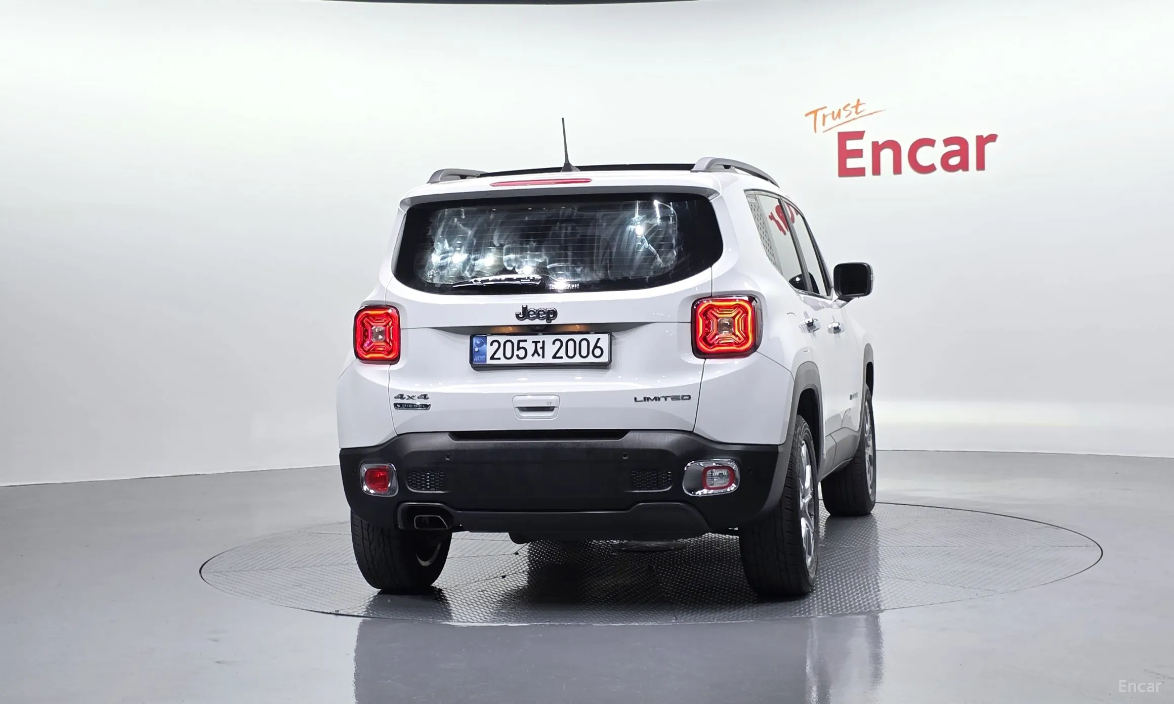 Jeep Renegade превью 4