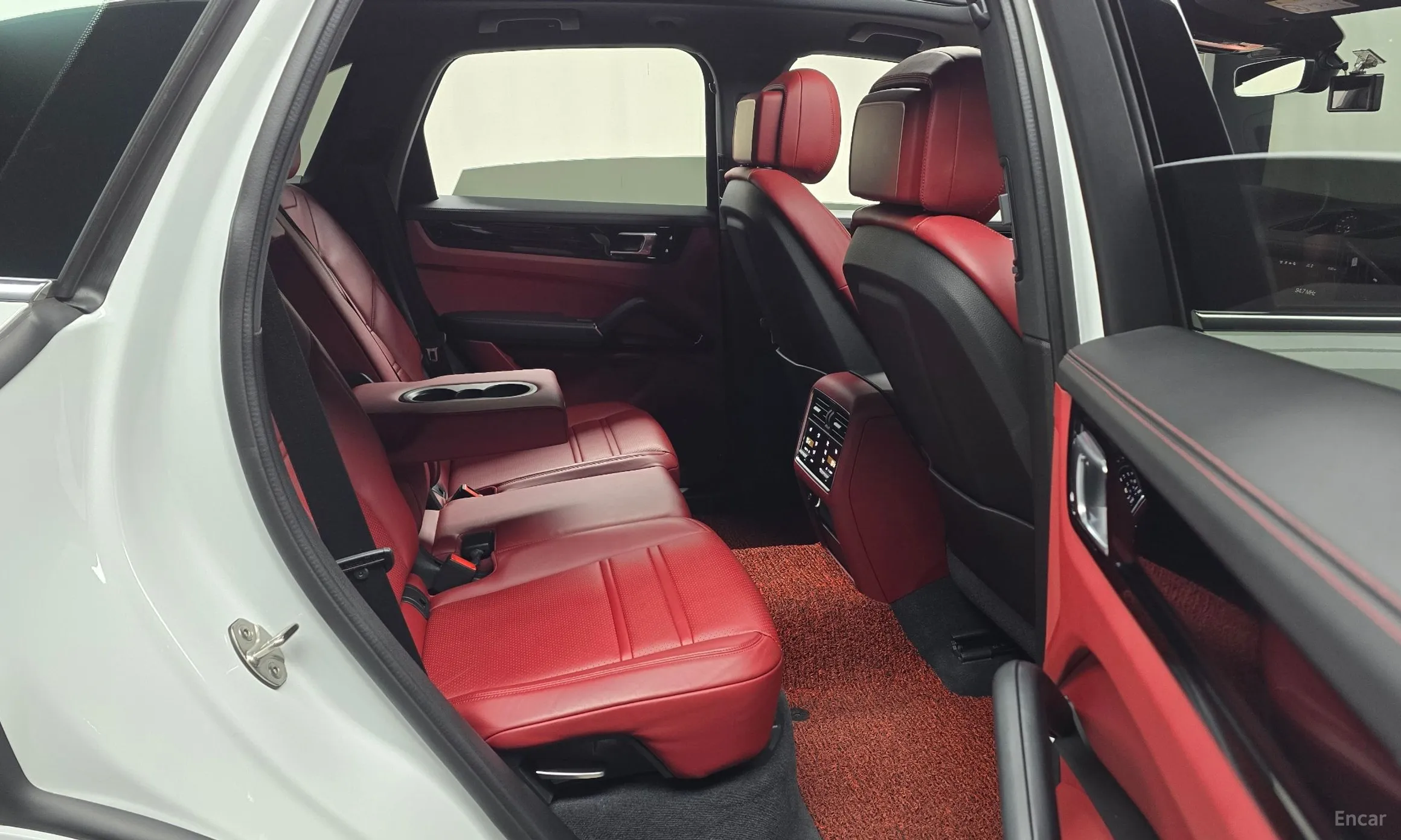 Porsche Cayenne (PO536) превью 12