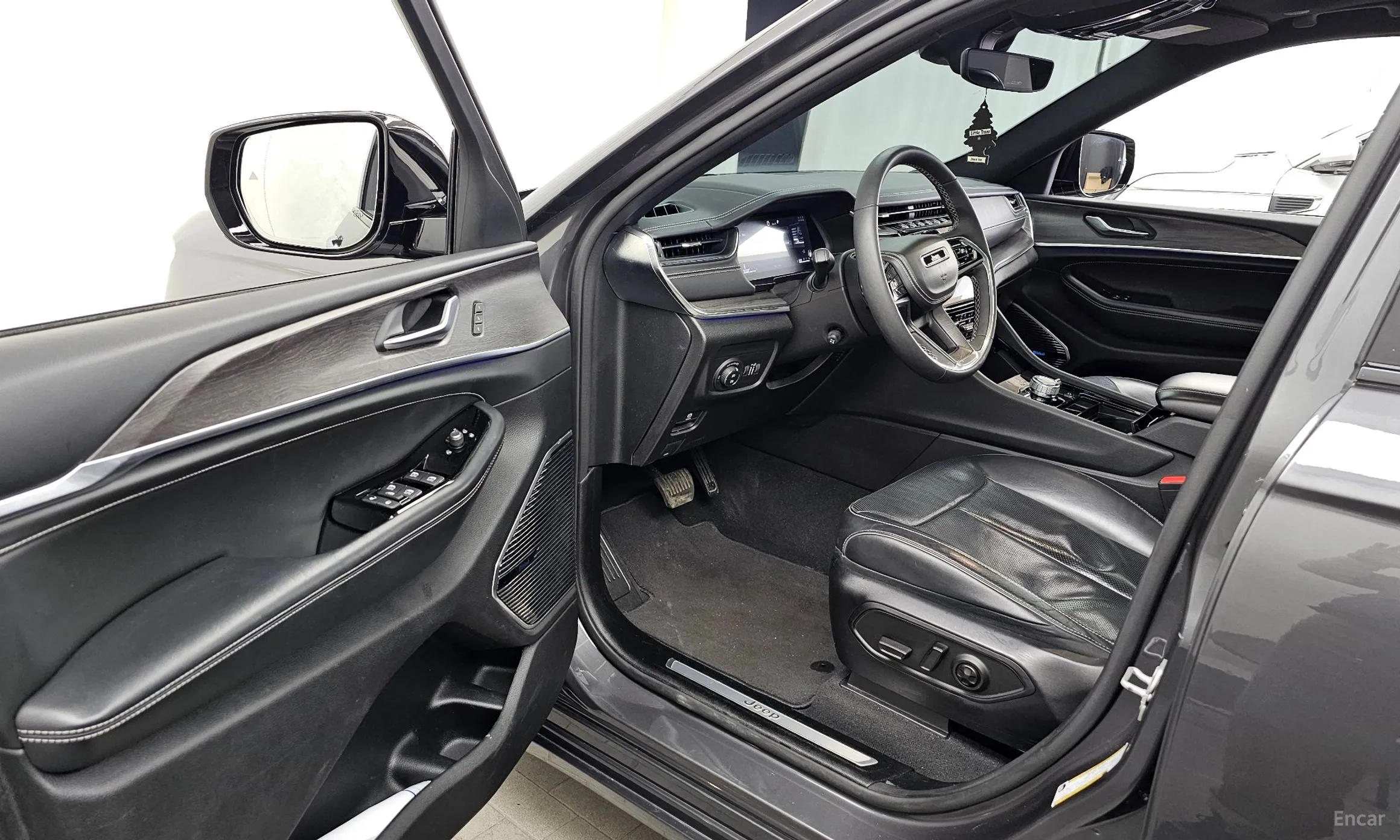 Jeep Grand Cherokee (WL) превью 10