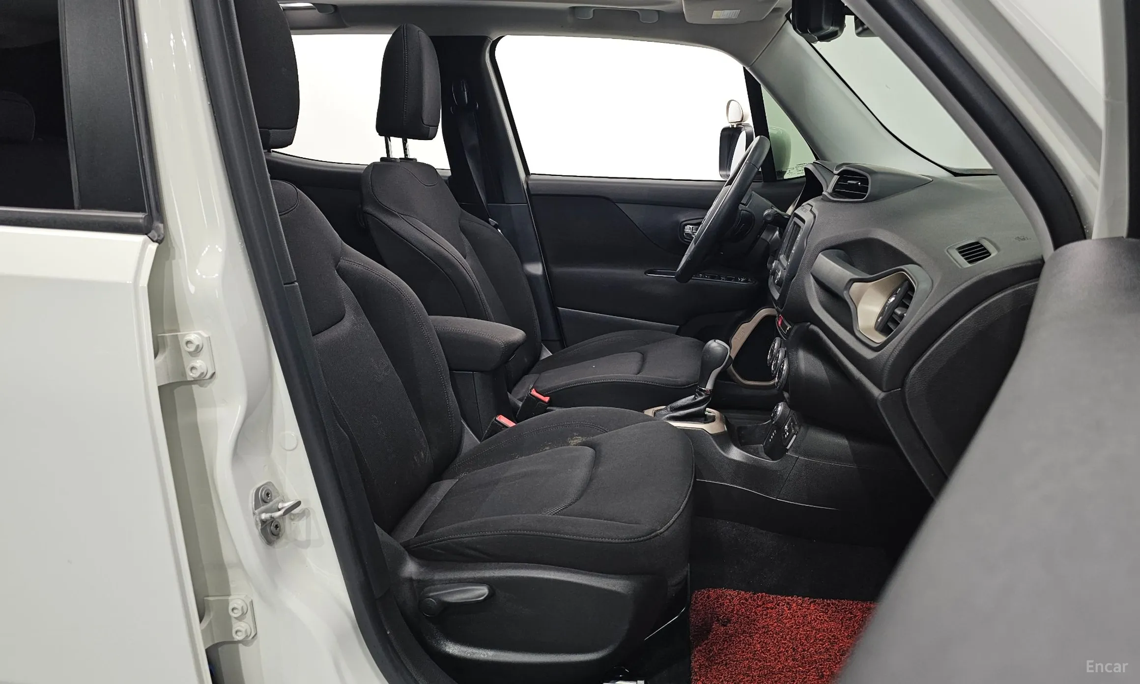 Jeep Renegade превью 10