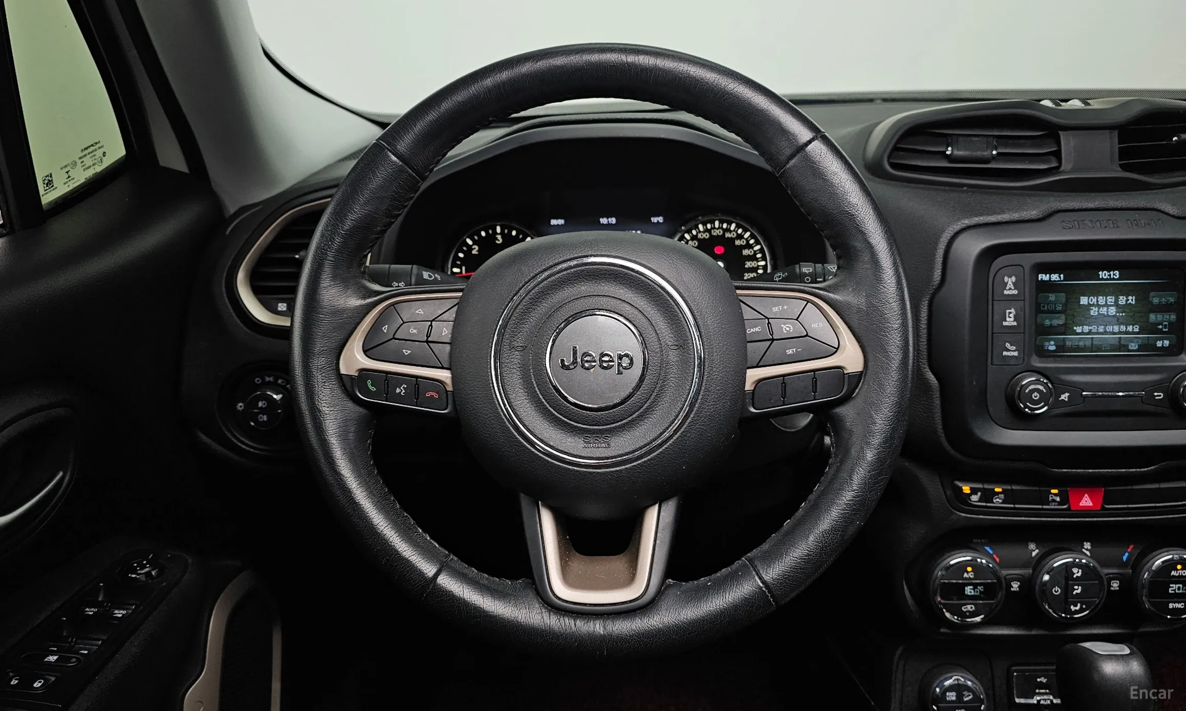 Jeep Renegade превью 13