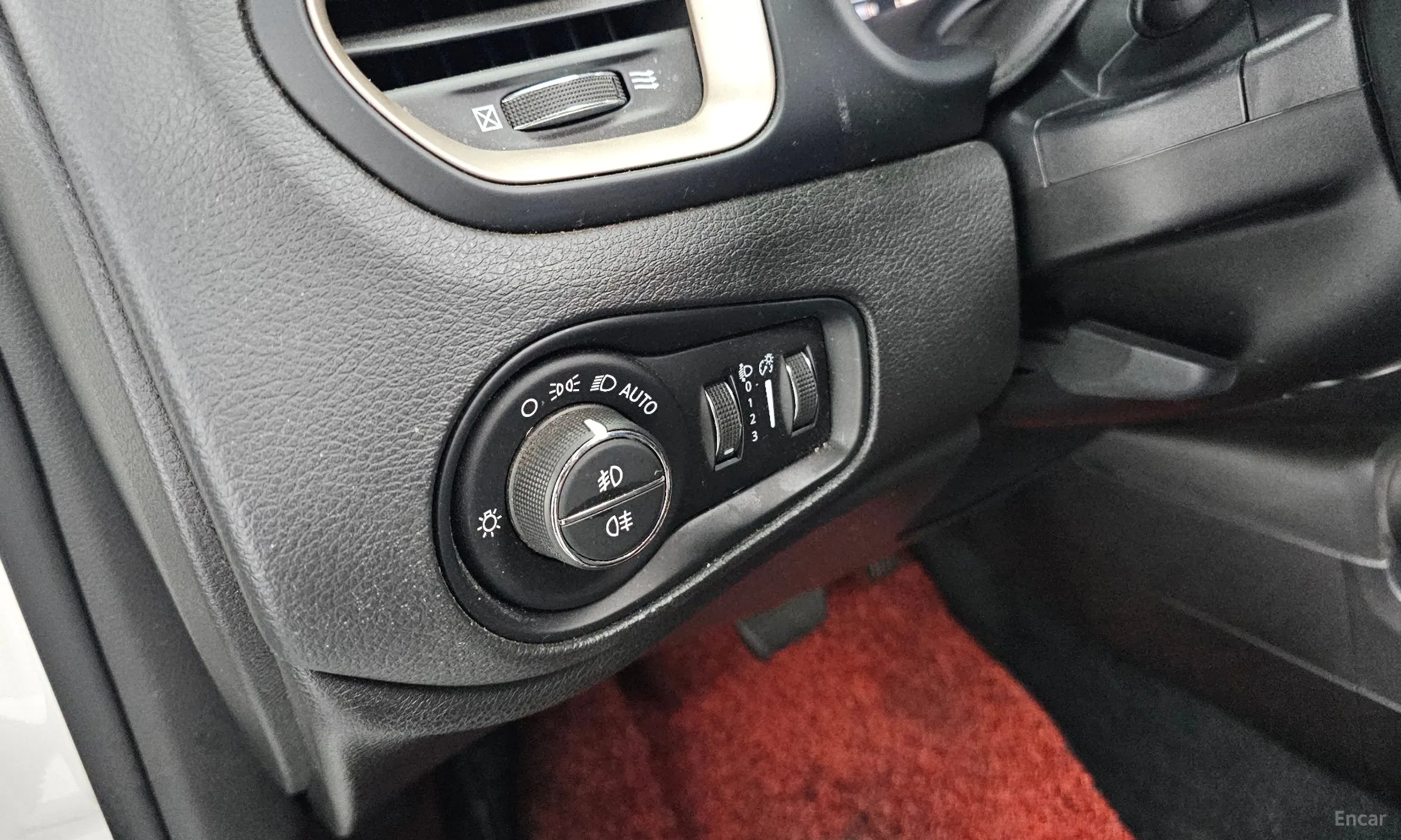 Jeep Renegade превью 18