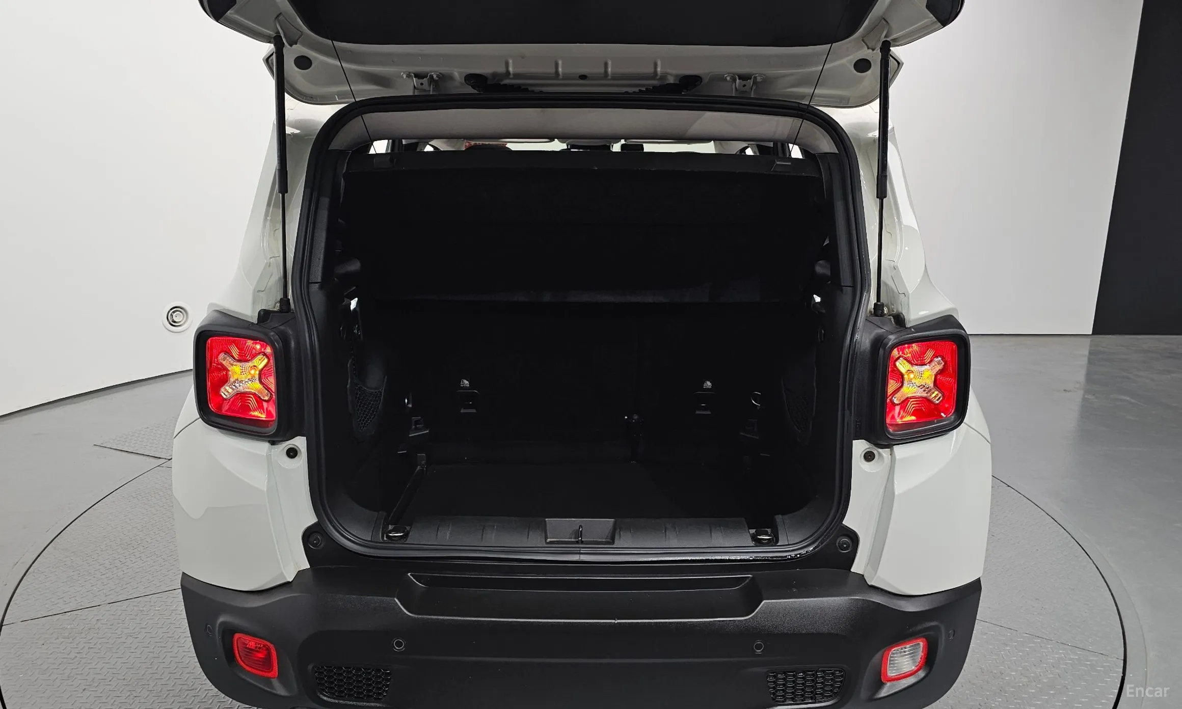Jeep Renegade превью 20