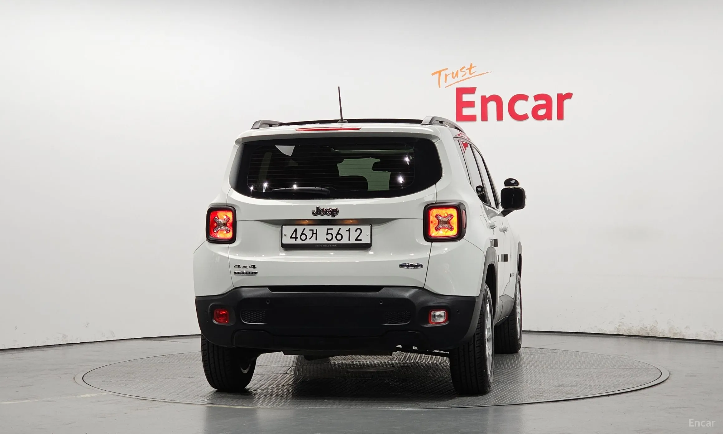 Jeep Renegade превью 4
