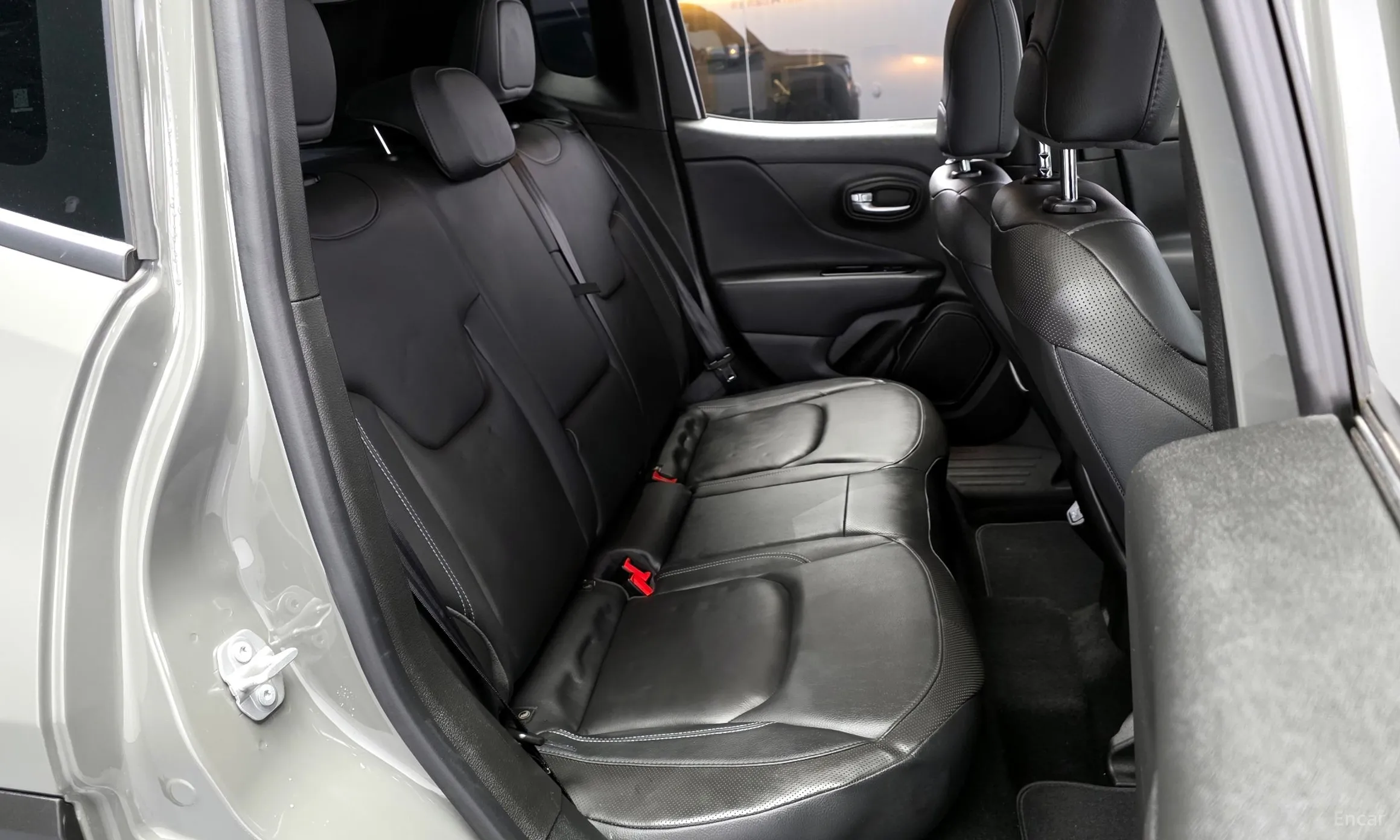 Jeep Renegade превью 12