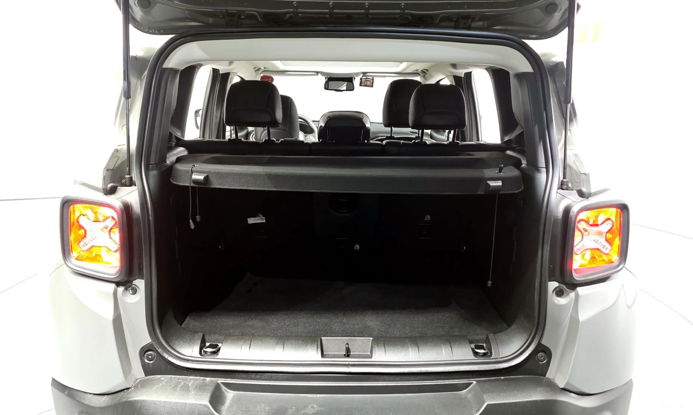 Jeep Renegade превью 20