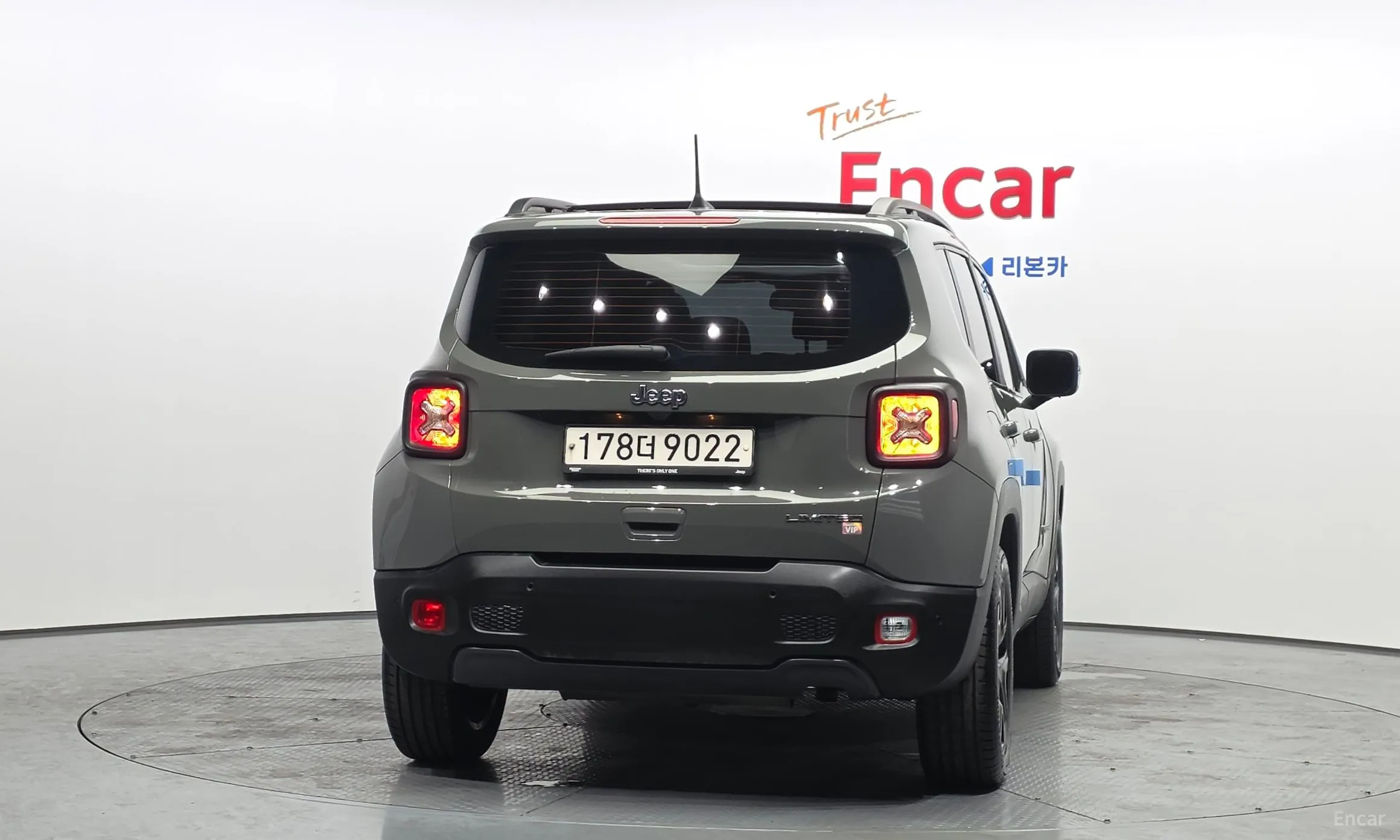 Jeep Renegade превью 4