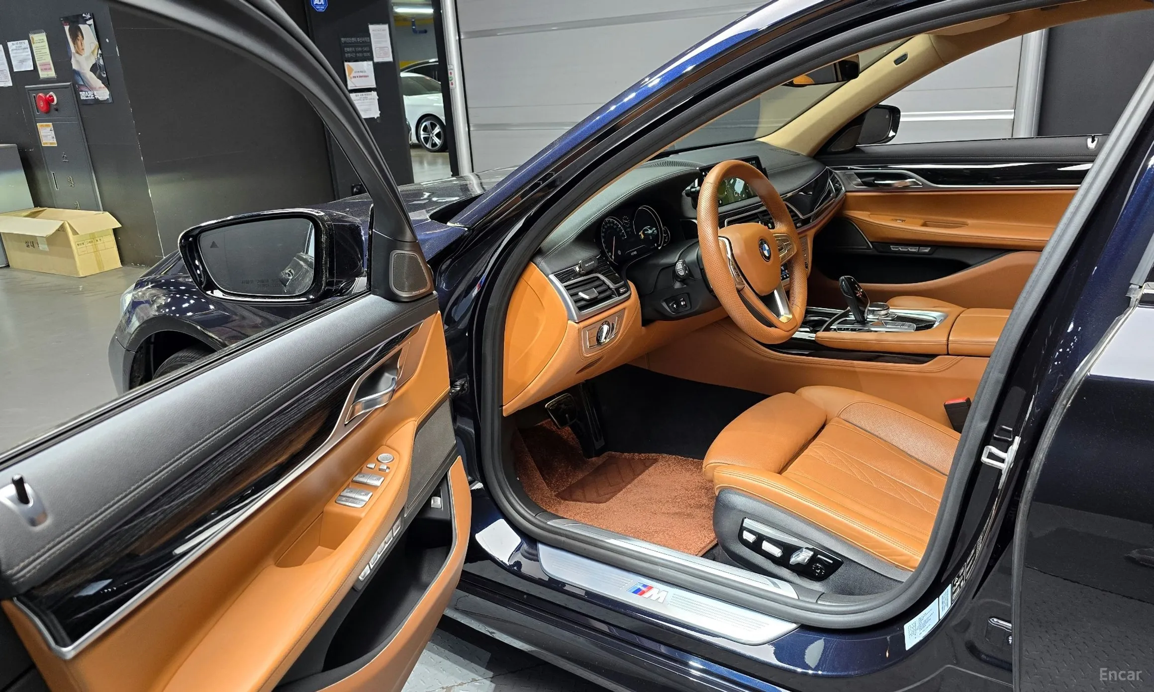 BMW 7 Series (G11) превью 10